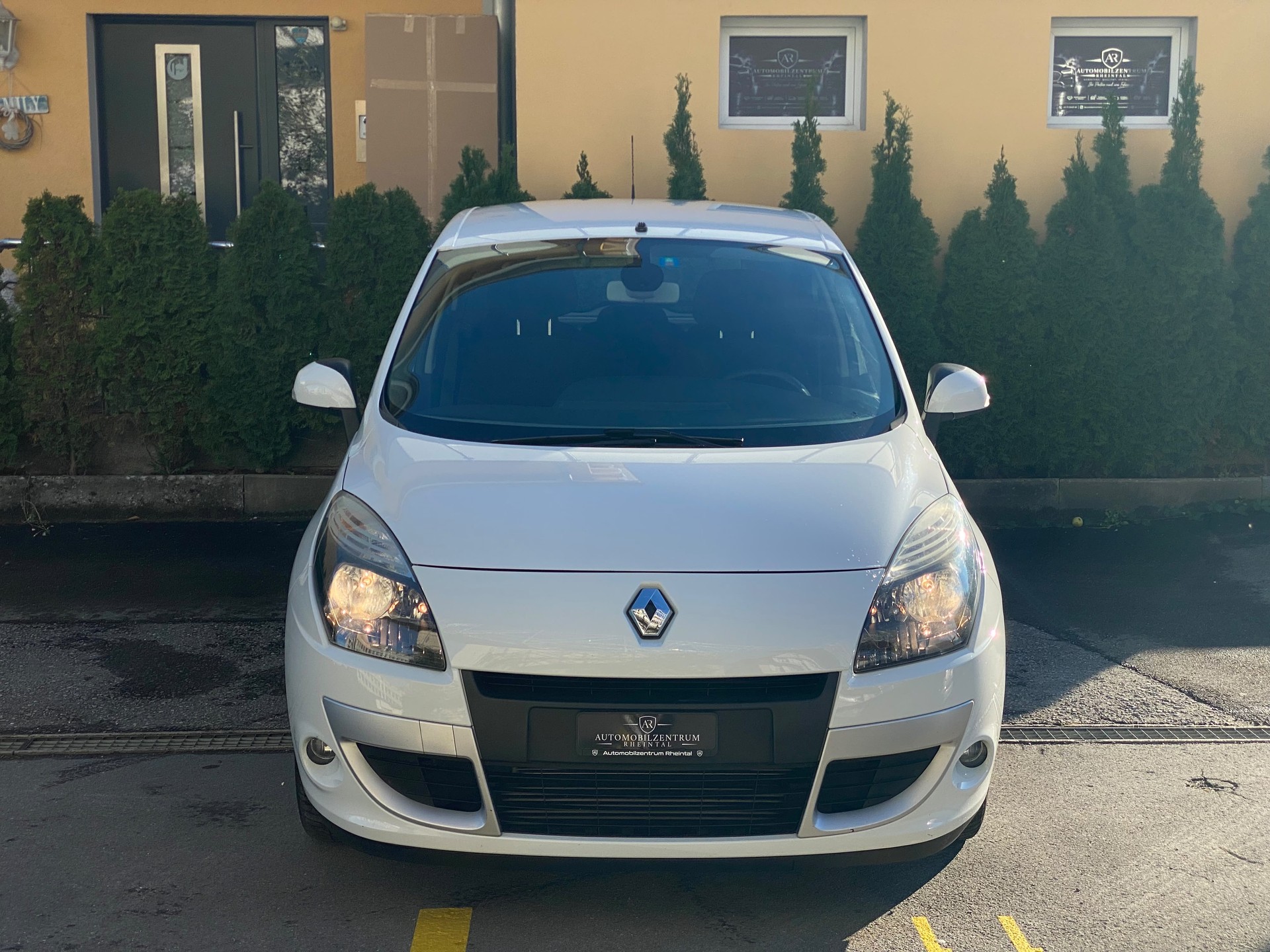 RENAULT Scénic 1.4 16V Turbo Privilège-showroom-element-1