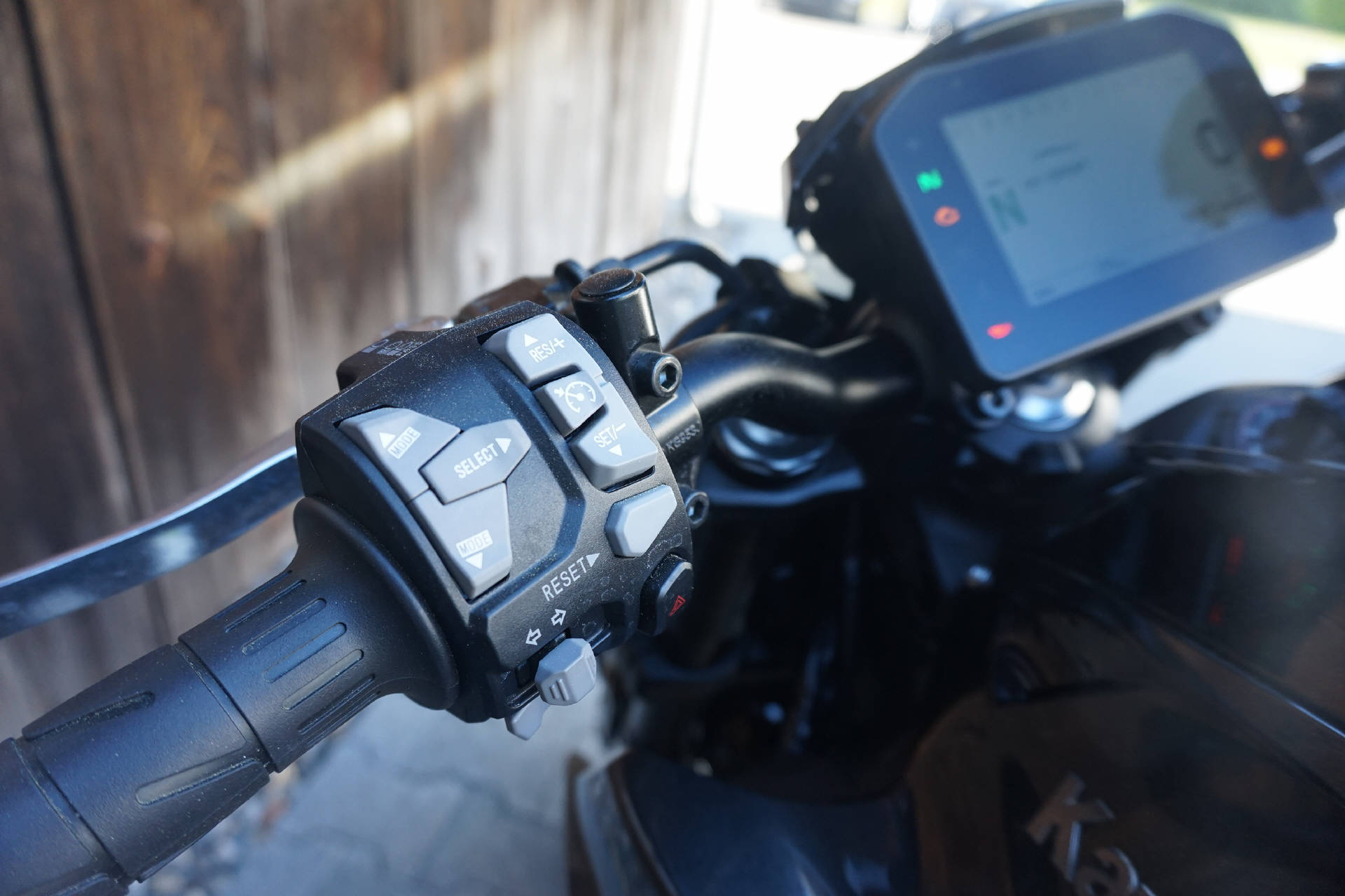 KAWASAKI Z 1100 ABS mit SC Project CR-T Karbon Auspuff-image-9
