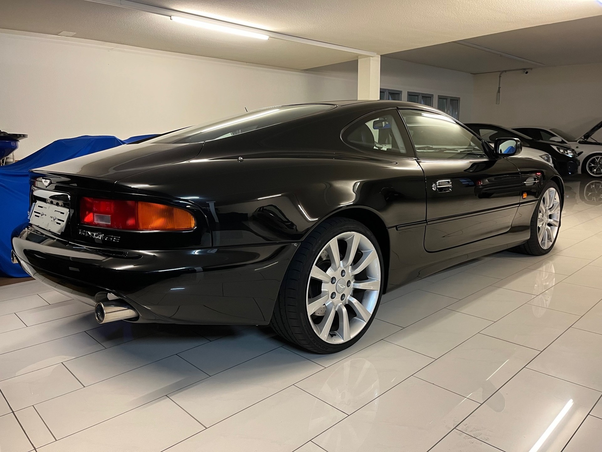 ASTON MARTIN DB7 Vantage-image-2