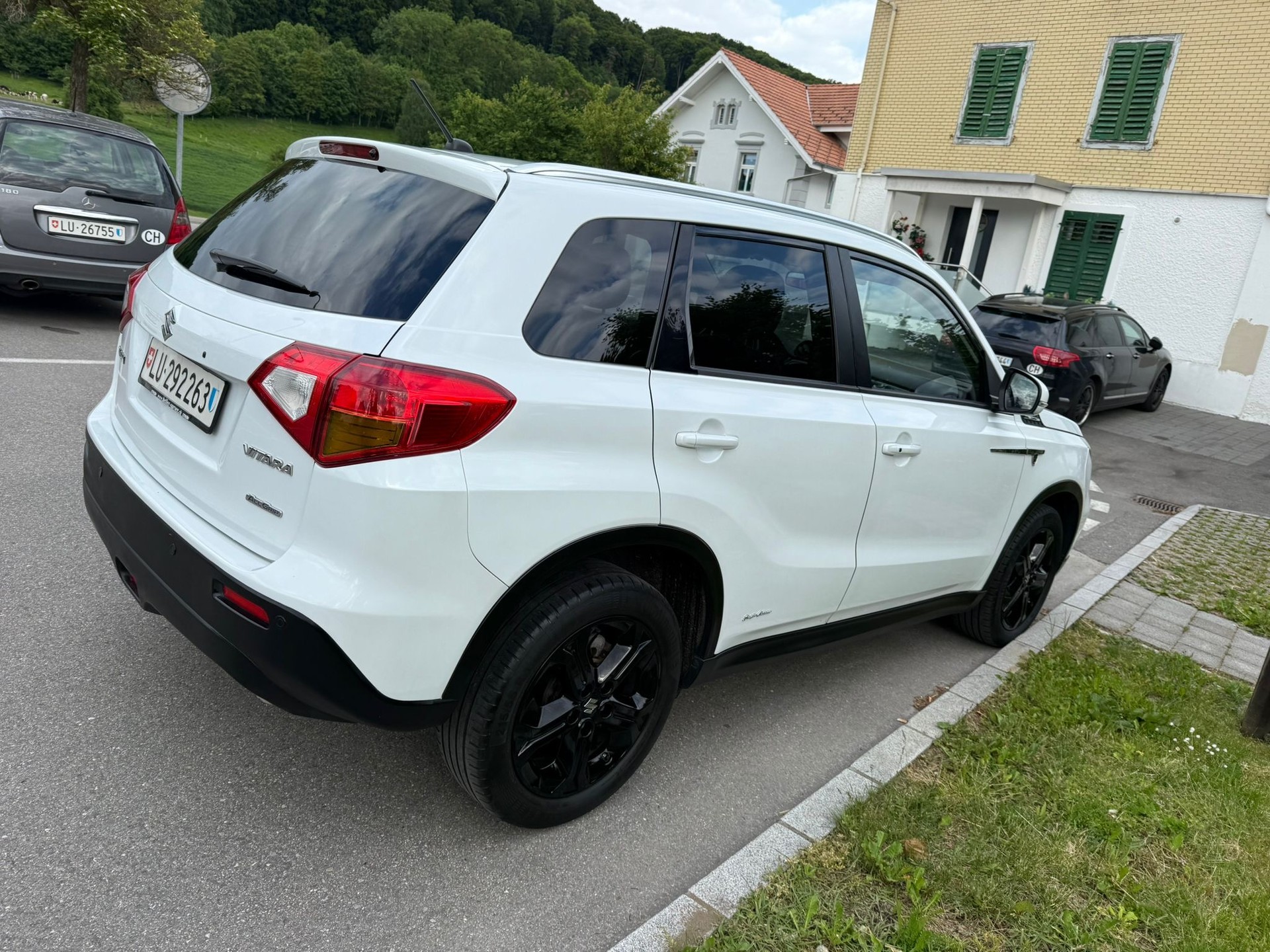 SUZUKI Vitara 1.6 TD Sergio Cellano Top TCSS-image-3