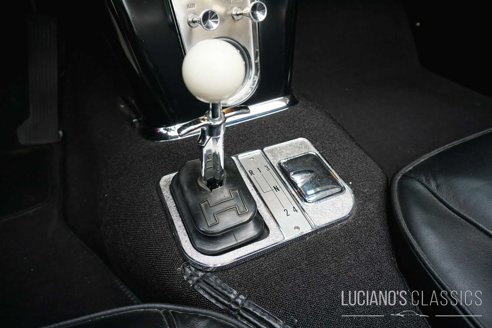 CHEVROLET Corvette C1-image-12