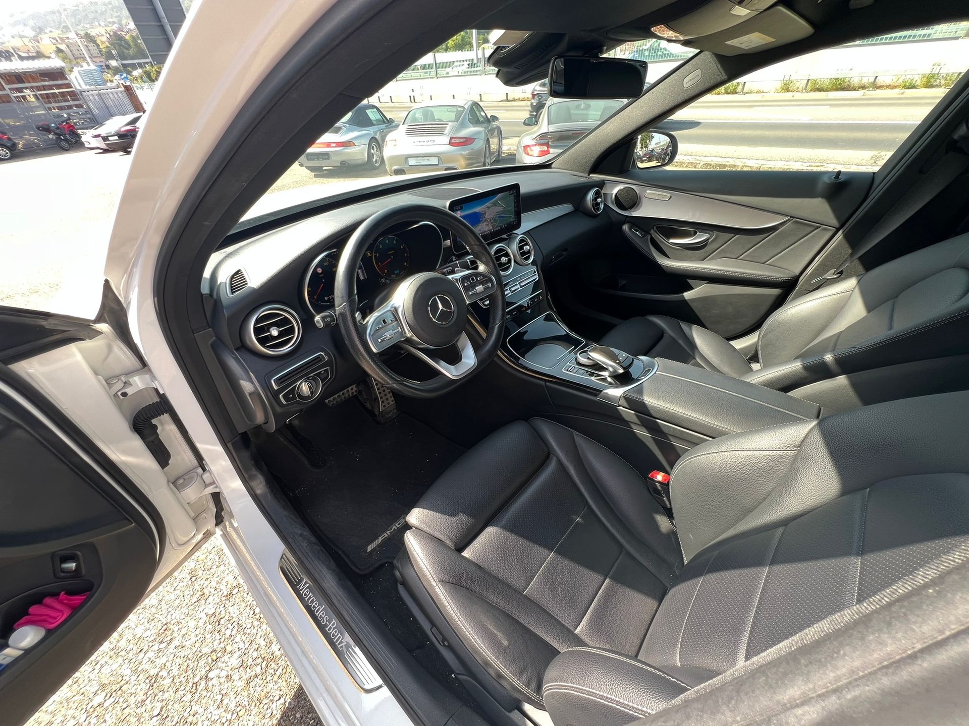 MERCEDES-BENZ C 200 AMG Line 4Matic 9G-Tronic-image-9
