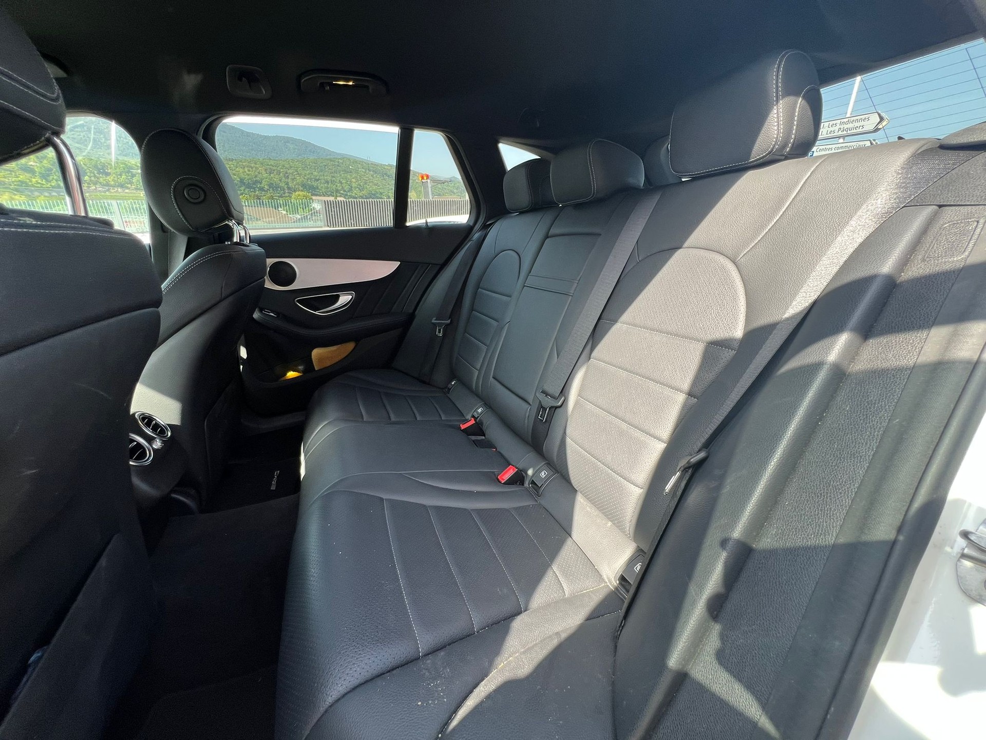 MERCEDES-BENZ C 200 AMG Line 4Matic 9G-Tronic-image-6