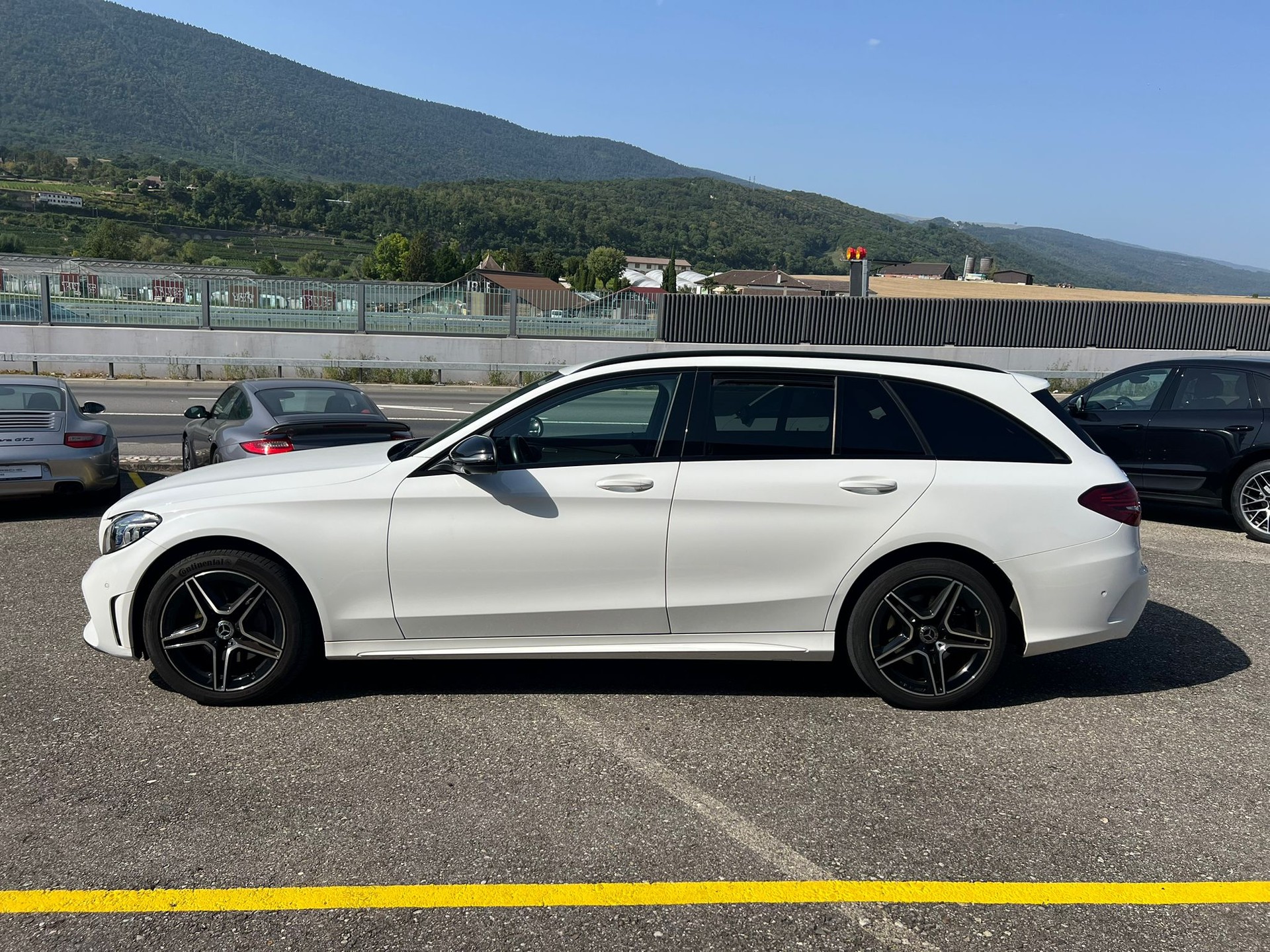 MERCEDES-BENZ C 200 AMG Line 4Matic 9G-Tronic-image-4