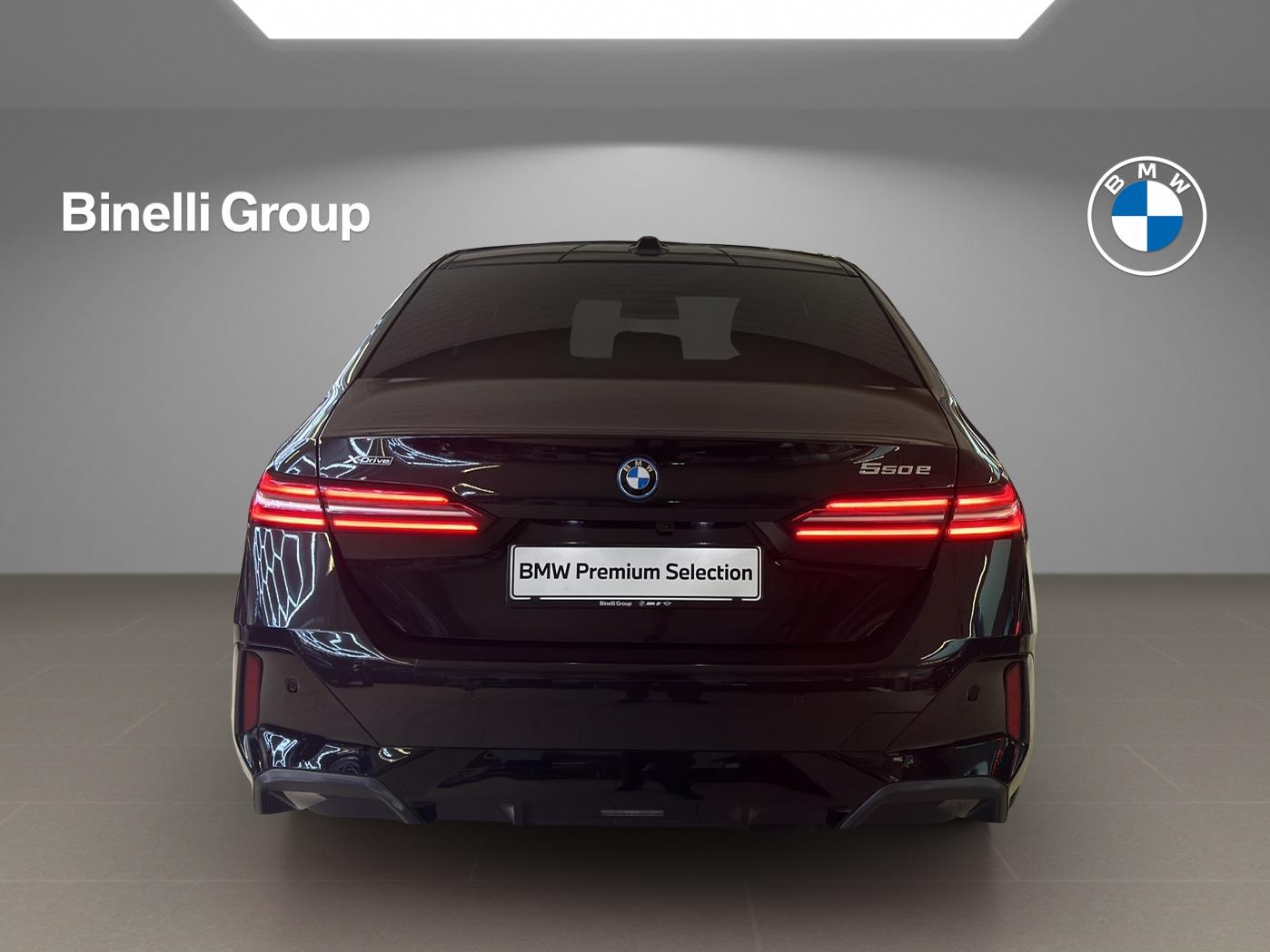 BMW 550e xDrive M Sport-showroom-element-3