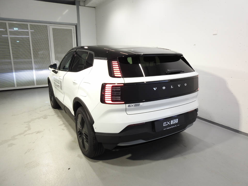 VOLVO EX 30 CC E60 Twin Performance AWD-showroom-element-3