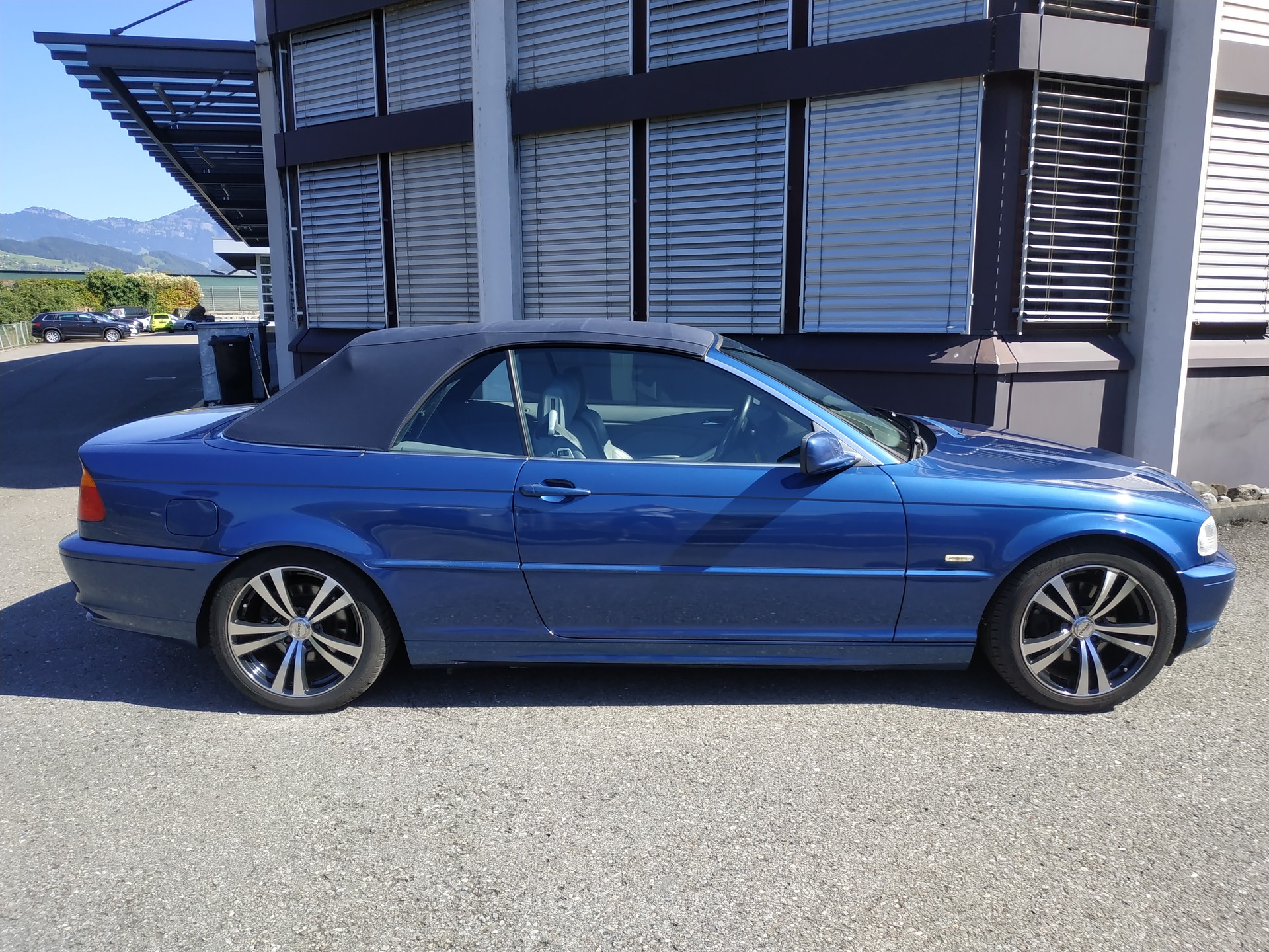 BMW 323Ci Cabriolet-image-6
