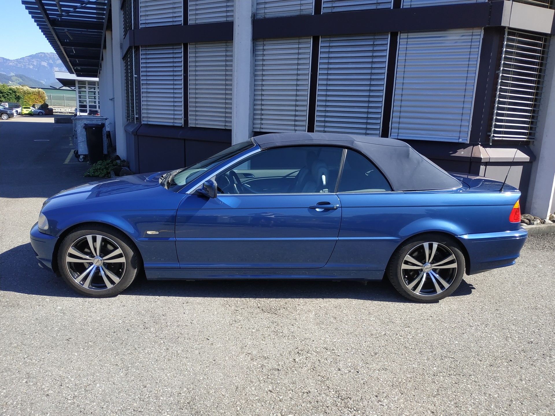 BMW 323Ci Cabriolet-image-7