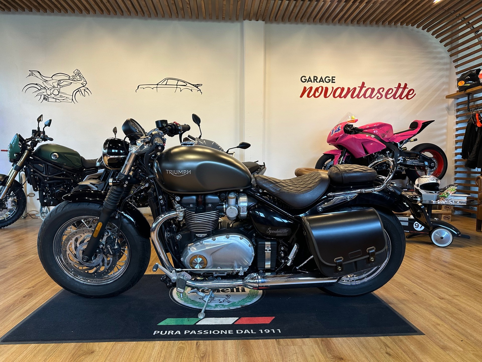 TRIUMPH Bonneville 1200 Speedmaster ABS-image-4