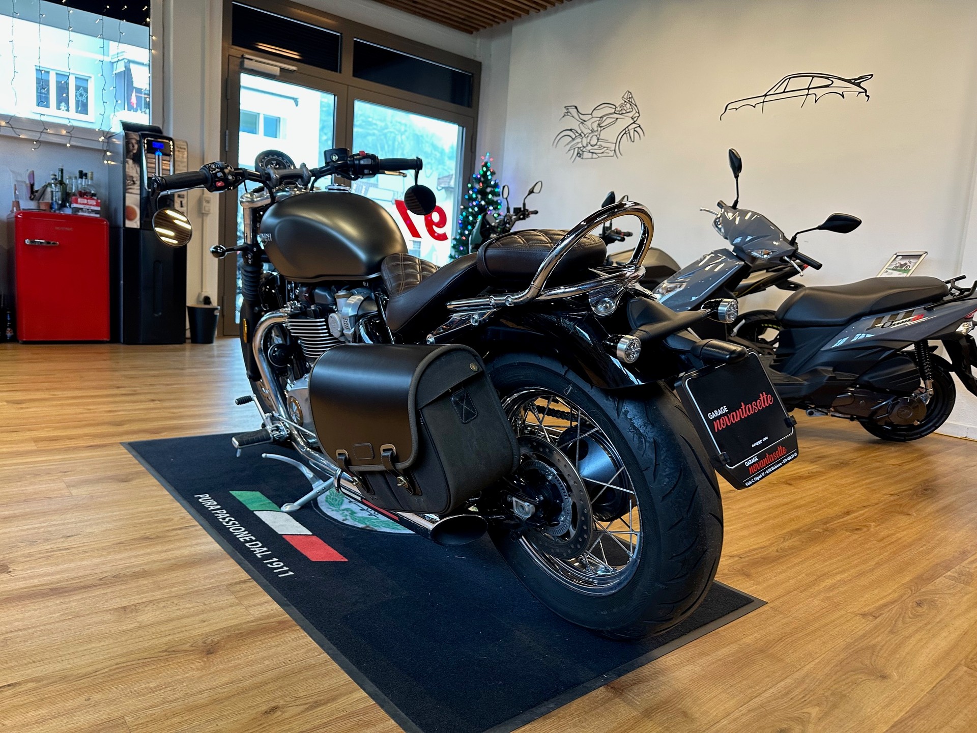 TRIUMPH Bonneville 1200 Speedmaster ABS-image-3