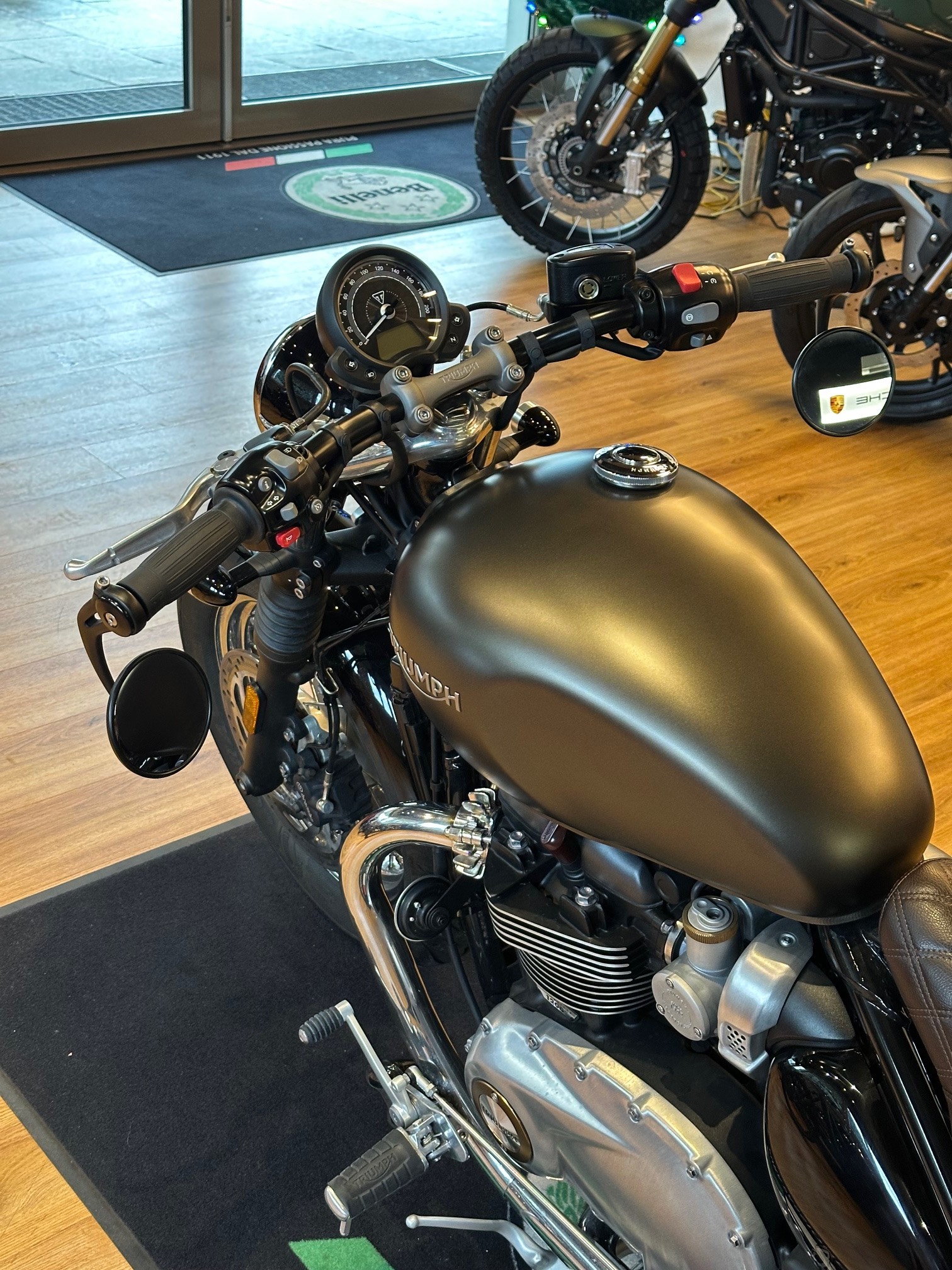 TRIUMPH Bonneville 1200 Speedmaster ABS-image-5