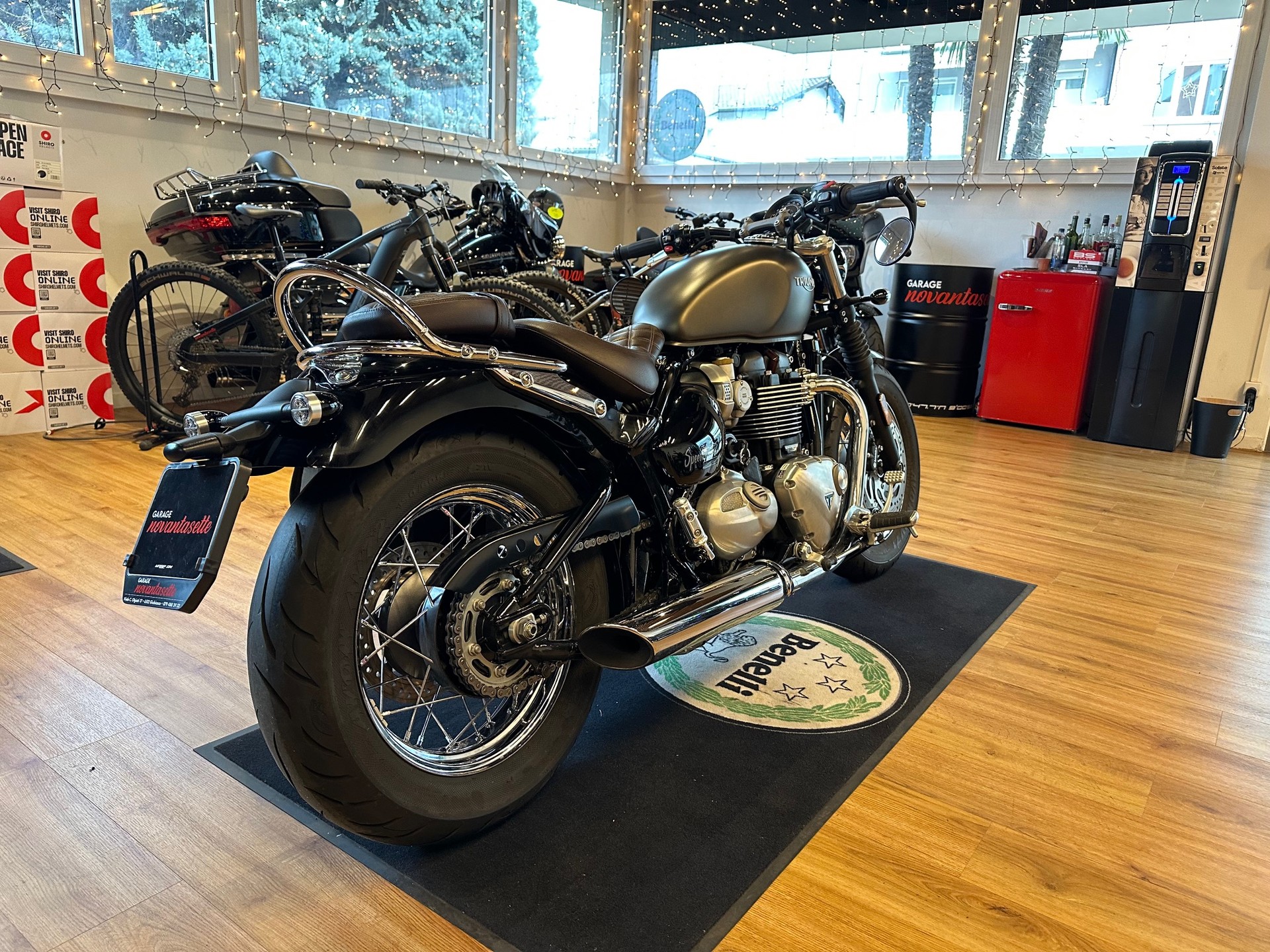 TRIUMPH Bonneville 1200 Speedmaster ABS-image-2