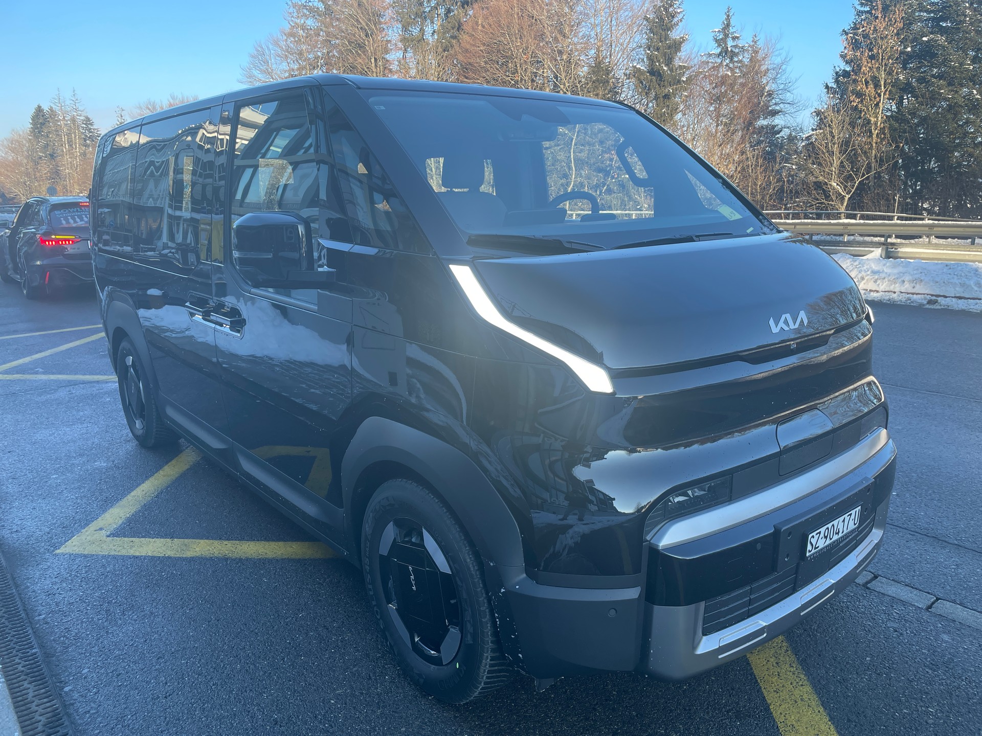 KIA PV5 71.2 kWh Elite-showroom-element-2