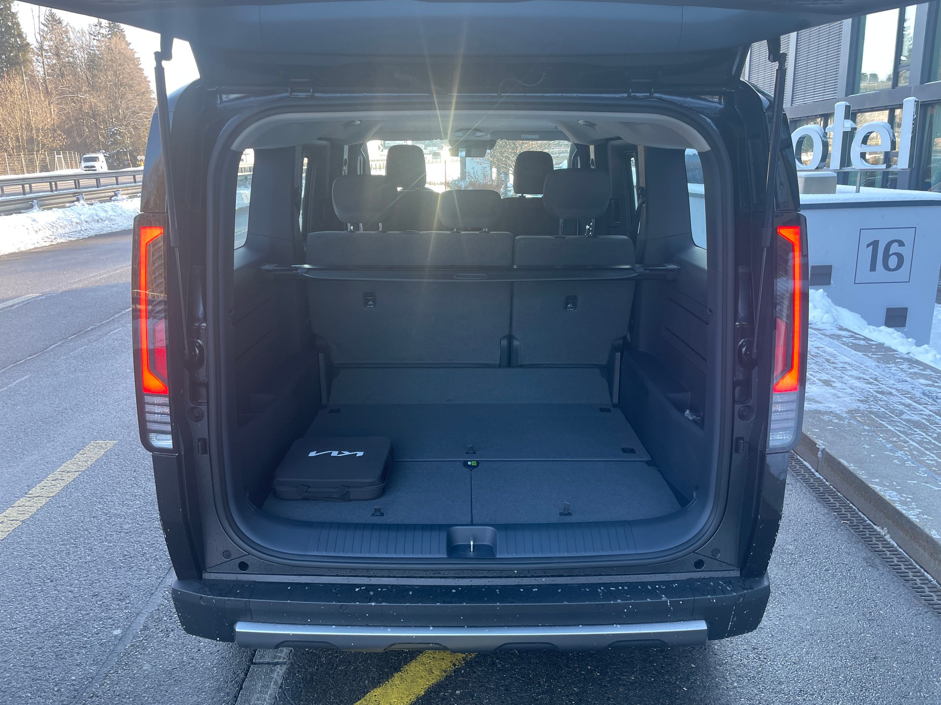 KIA PV5 71.2 kWh Elite-image-6