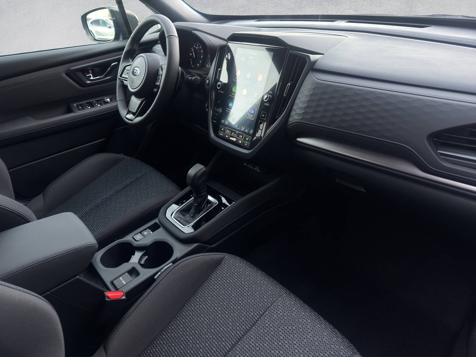 SUBARU Forester Station 2.0i e-Boxer Swiss Plus-image-12
