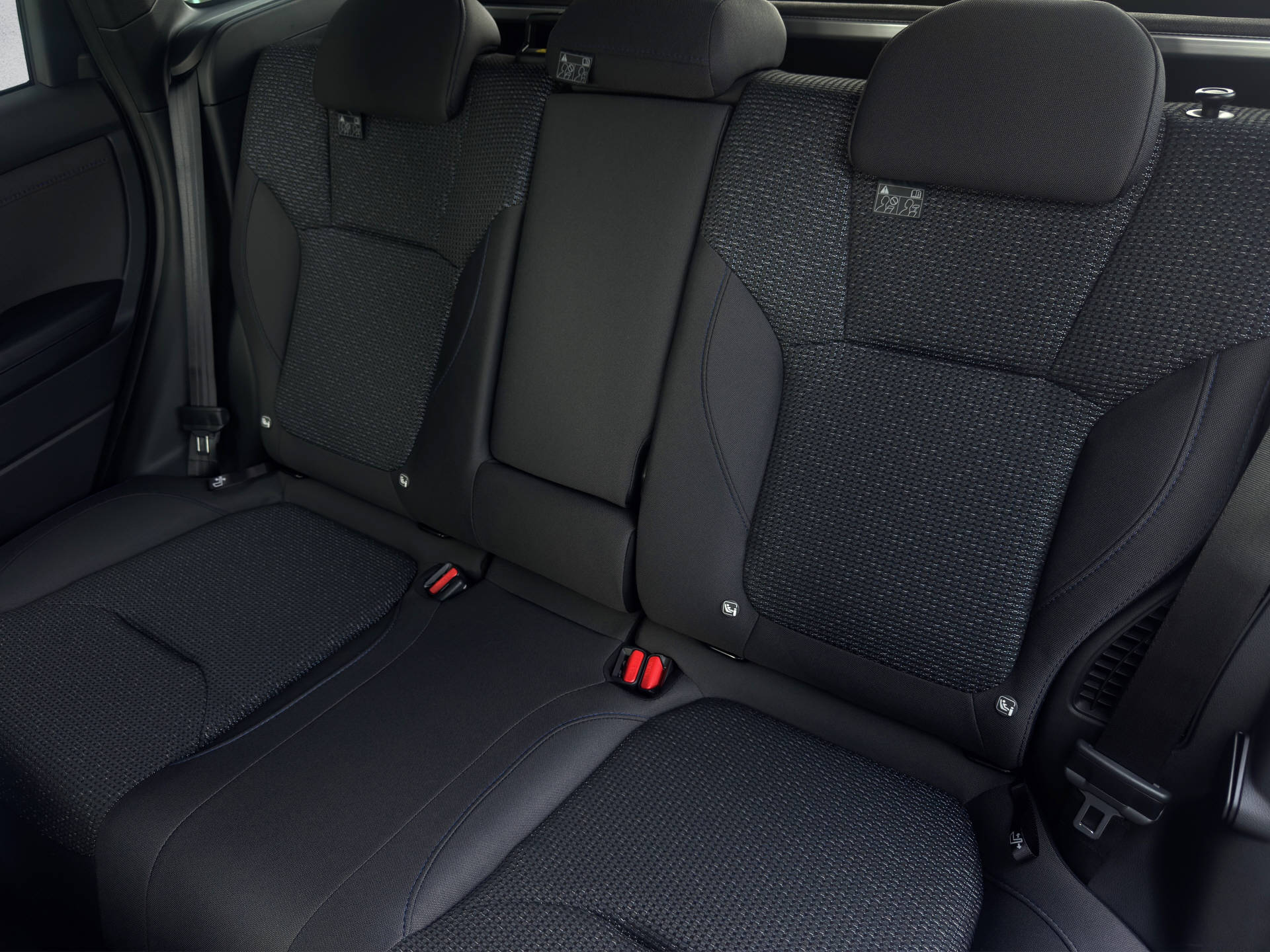 SUBARU Forester Station 2.0i e-Boxer Swiss Plus-image-9