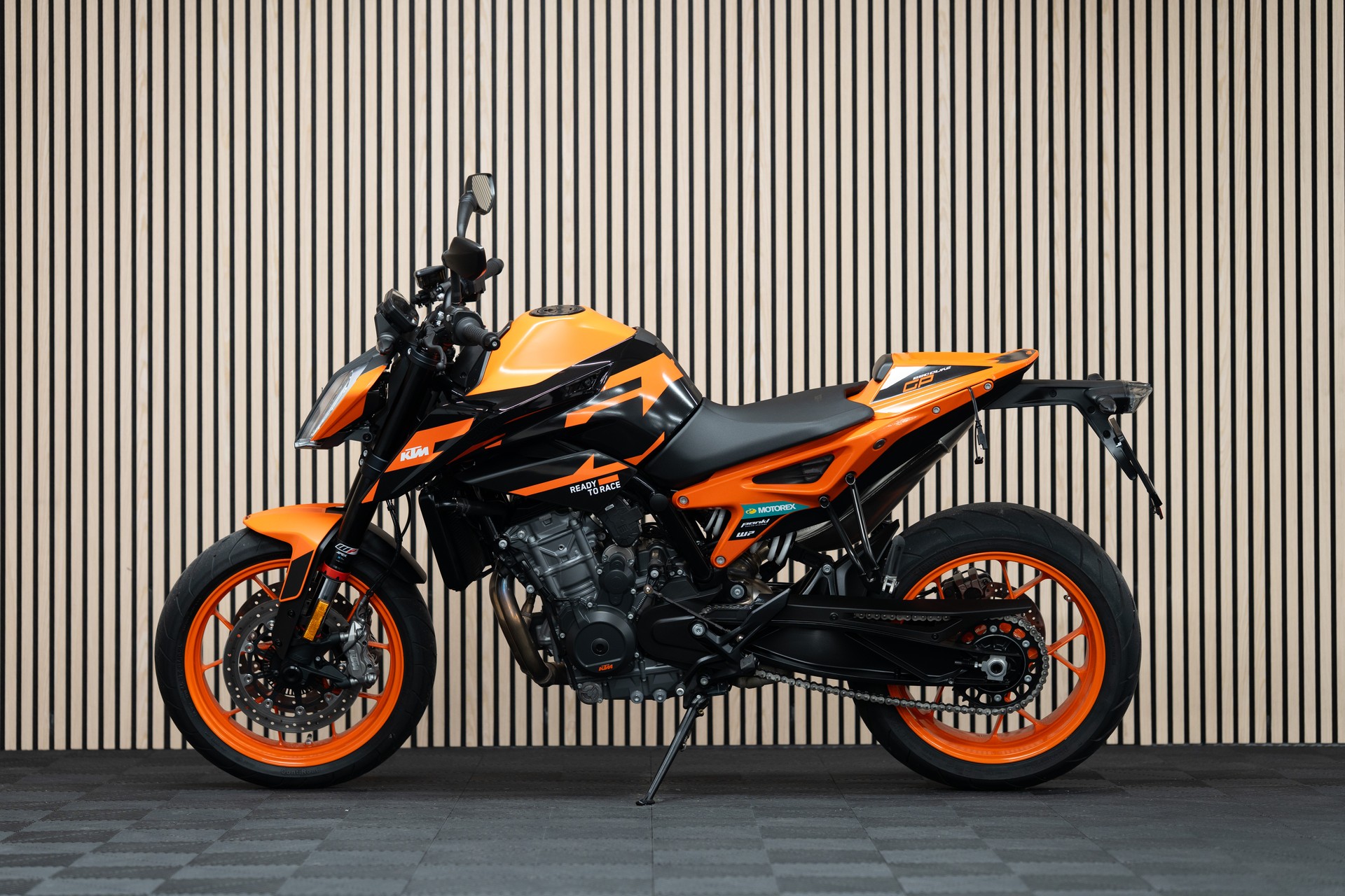 KTM 890 Duke GP-image-1