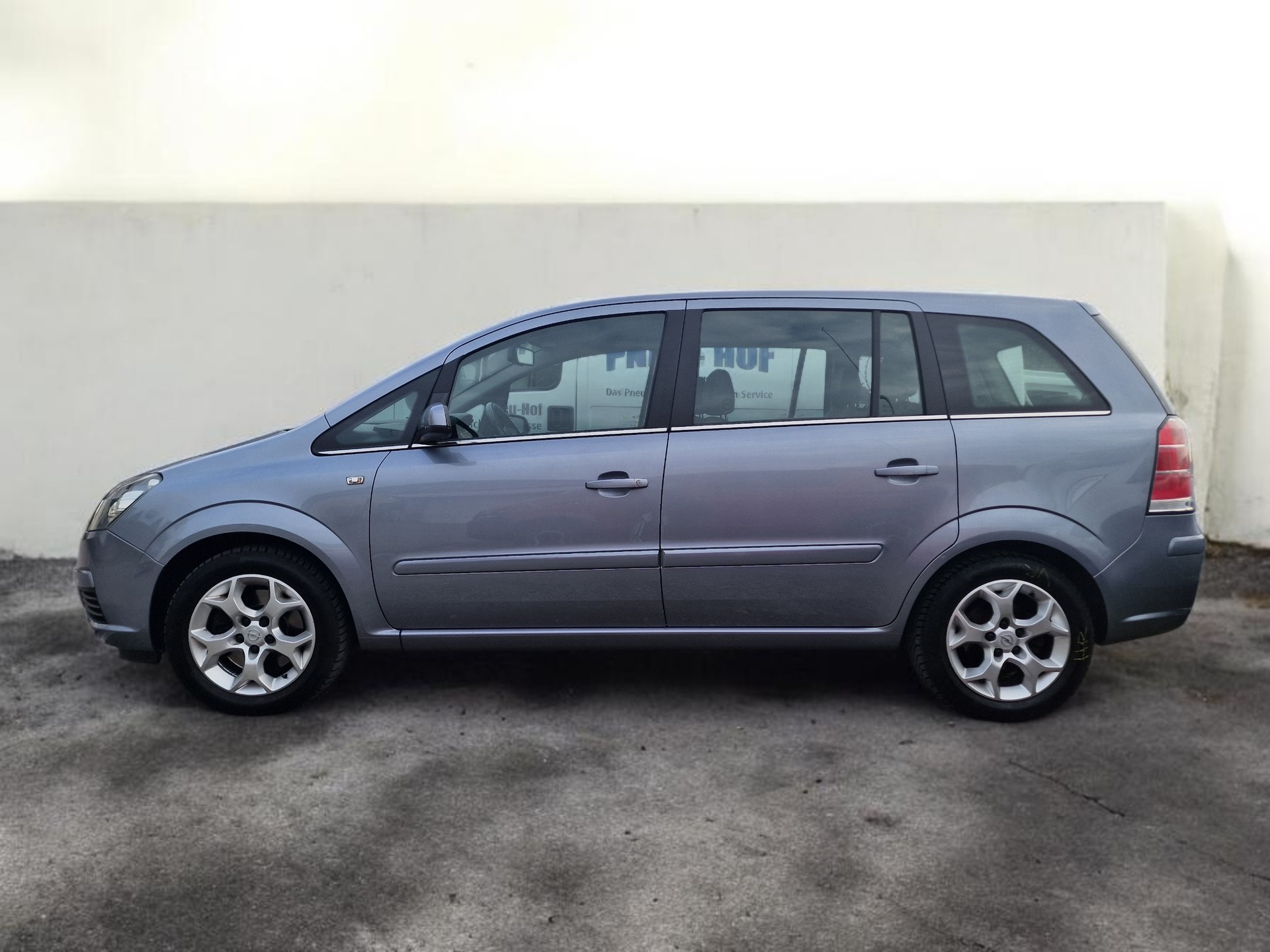 OPEL Zafira 2.2i 16V Cosmo Automatic 12Mt Gara MFK Neu