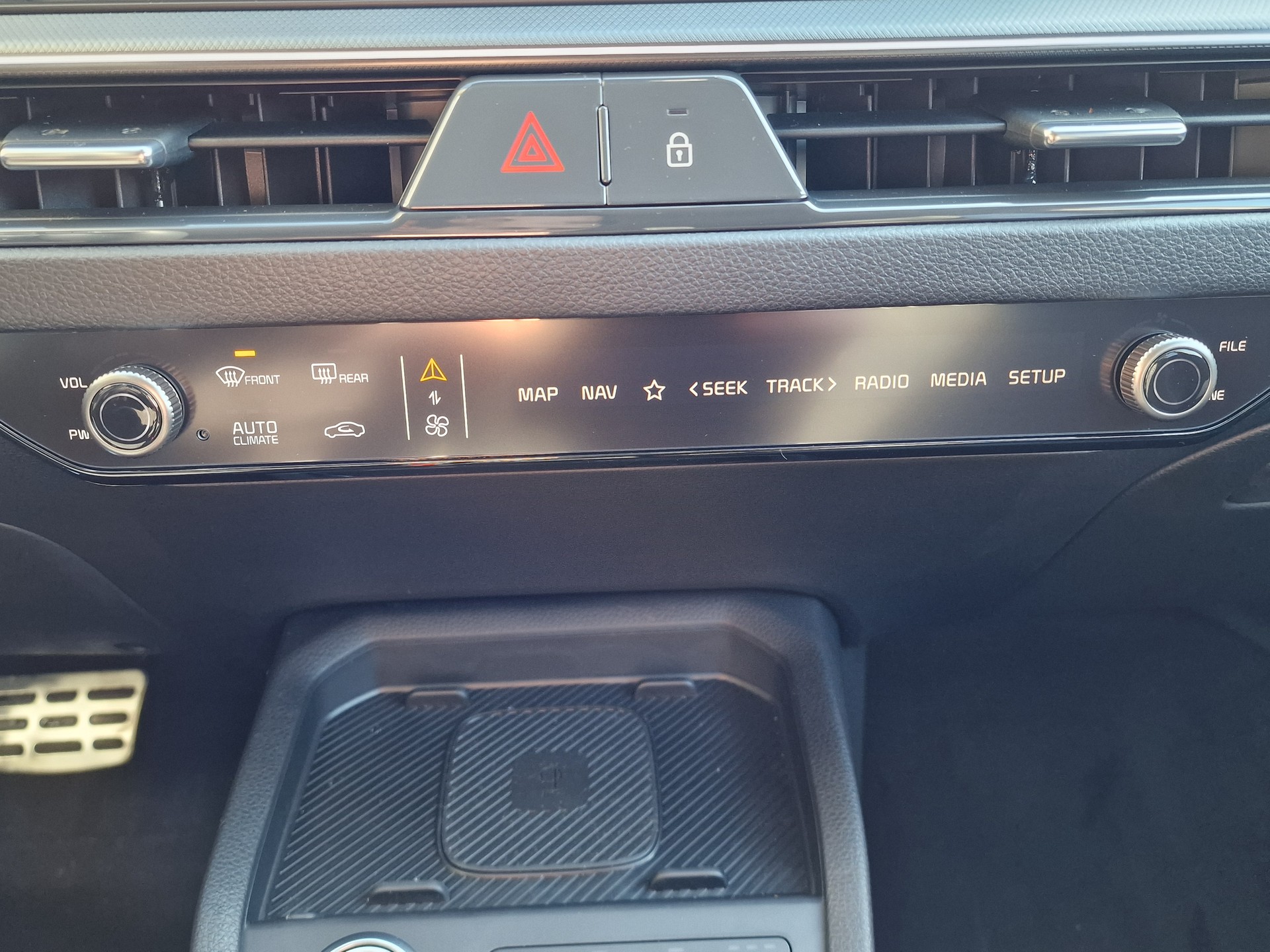 KIA Stonic 1.0 T-GD MHEV GT-Line DCT-image-12