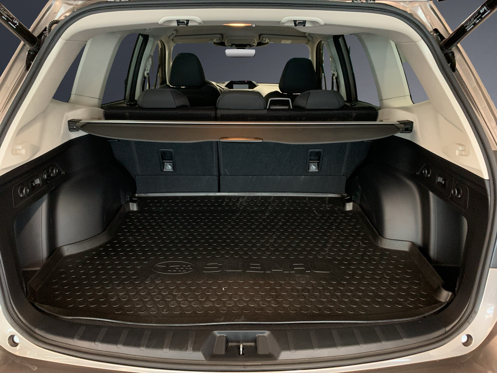 SUBARU Forester 2.0i e SwissPlus-image-11