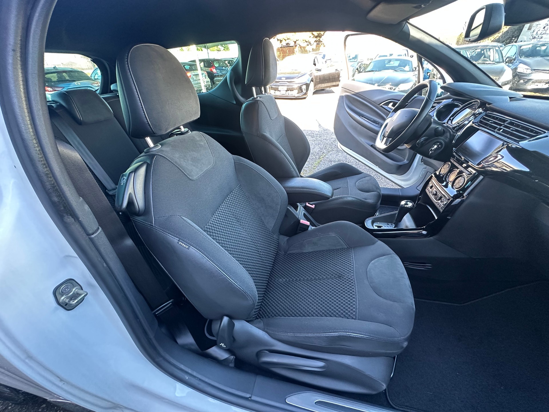 DS AUTOMOBILES DS3 1.6 VTi SO Chic Automatic-image-17