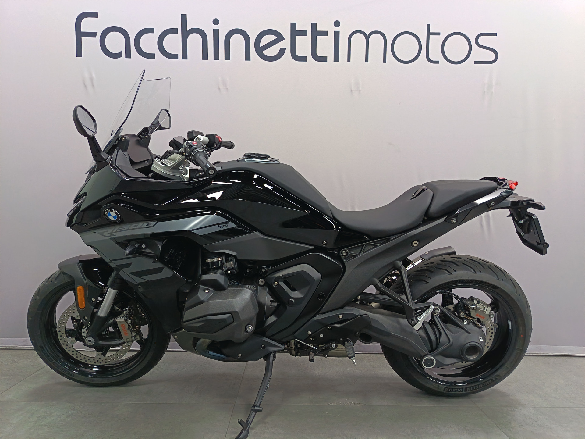 BMW R 1300 RS Triple Black-image-4