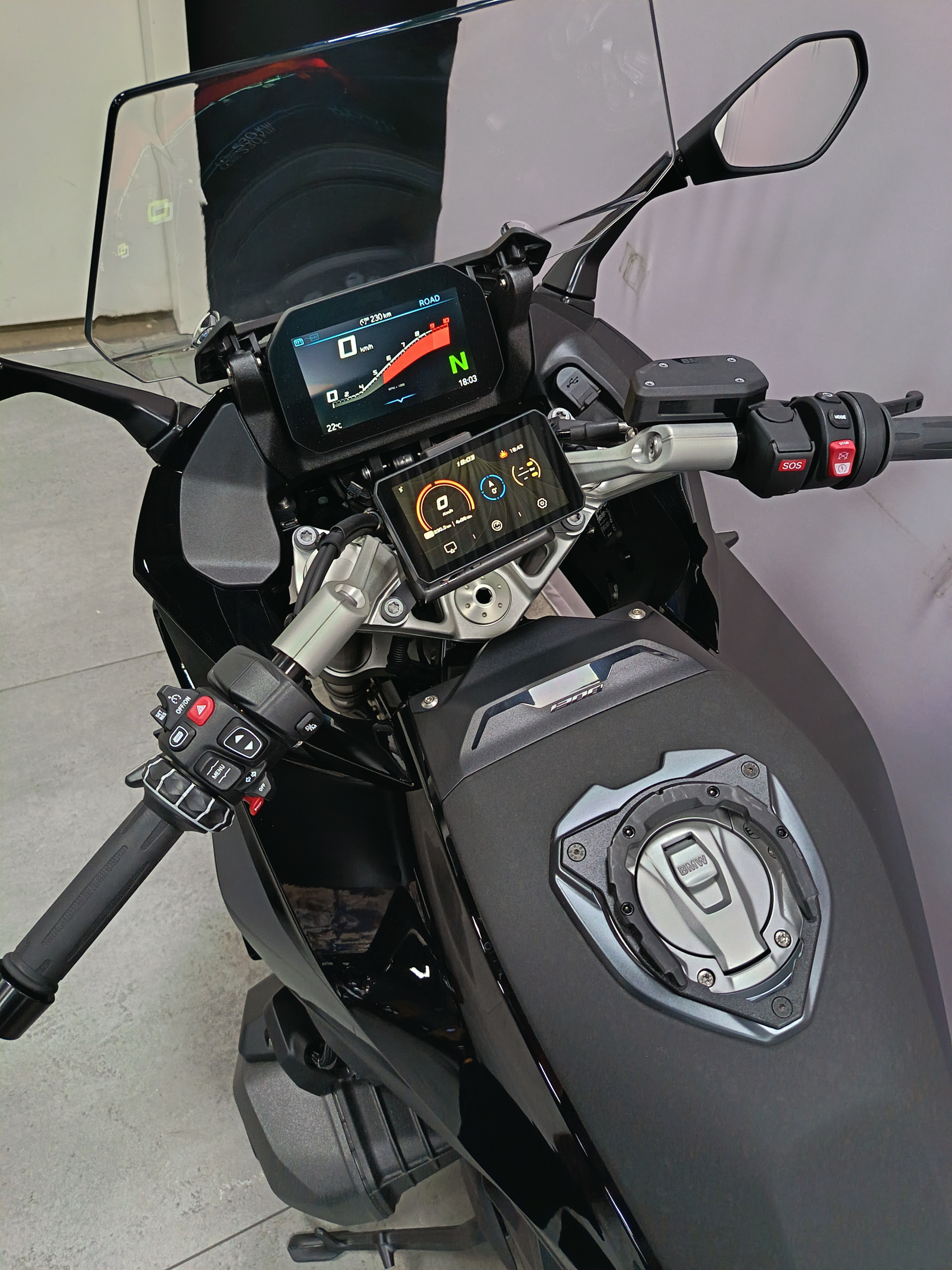 BMW R 1300 RS Triple Black-image-5