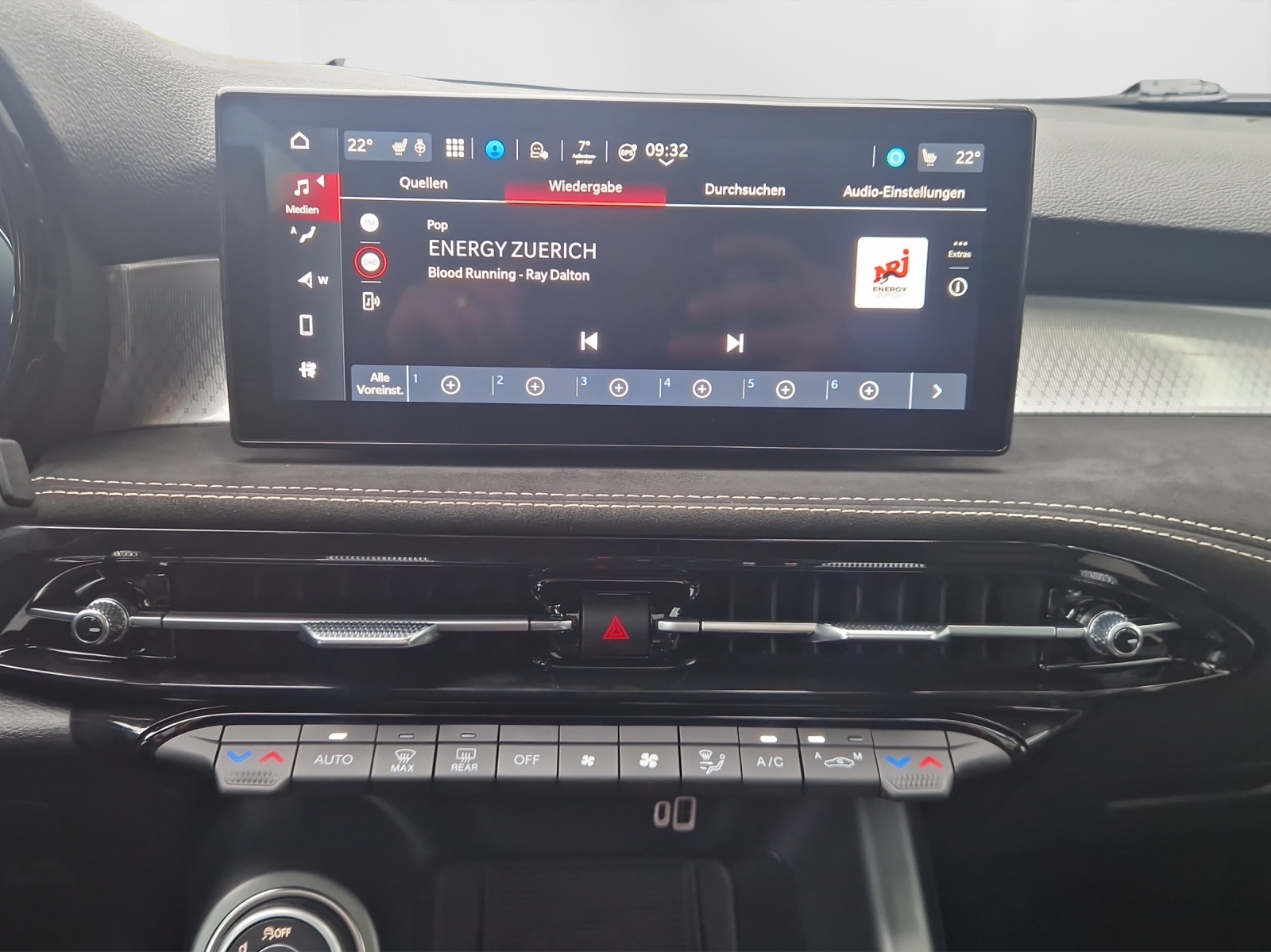ALFA ROMEO Tonale 1.3 Plug-in Hybrid Sport Speciale Launch Q4-image-13