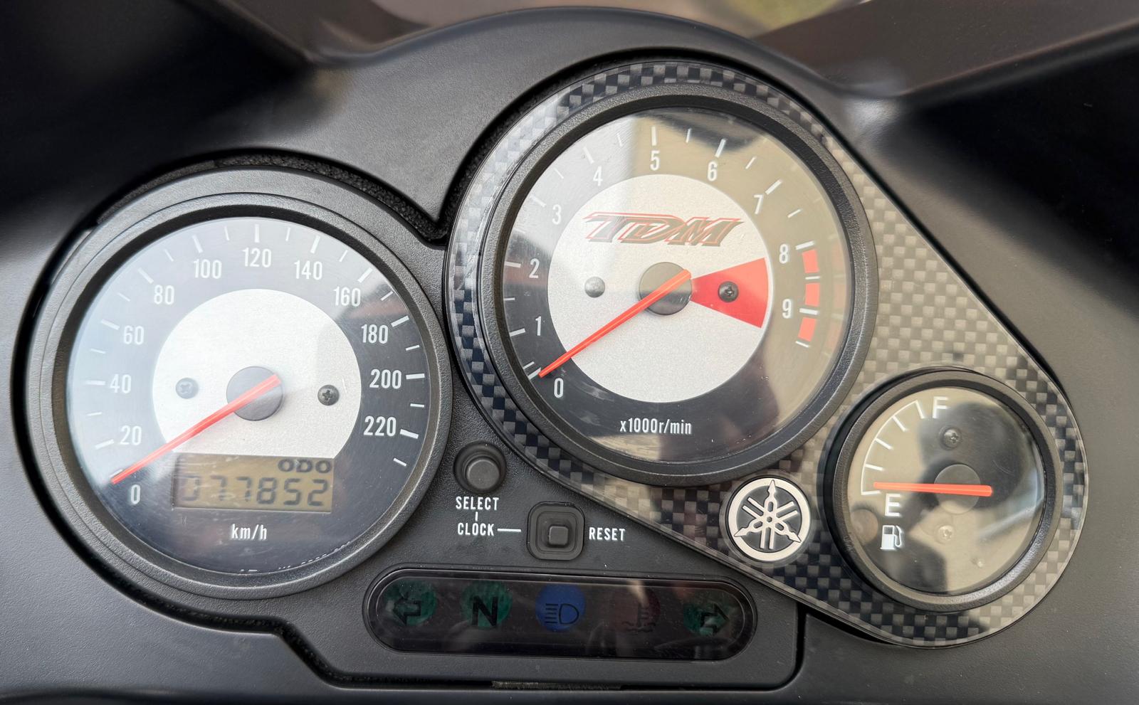YAMAHA TDM 850-image-9
