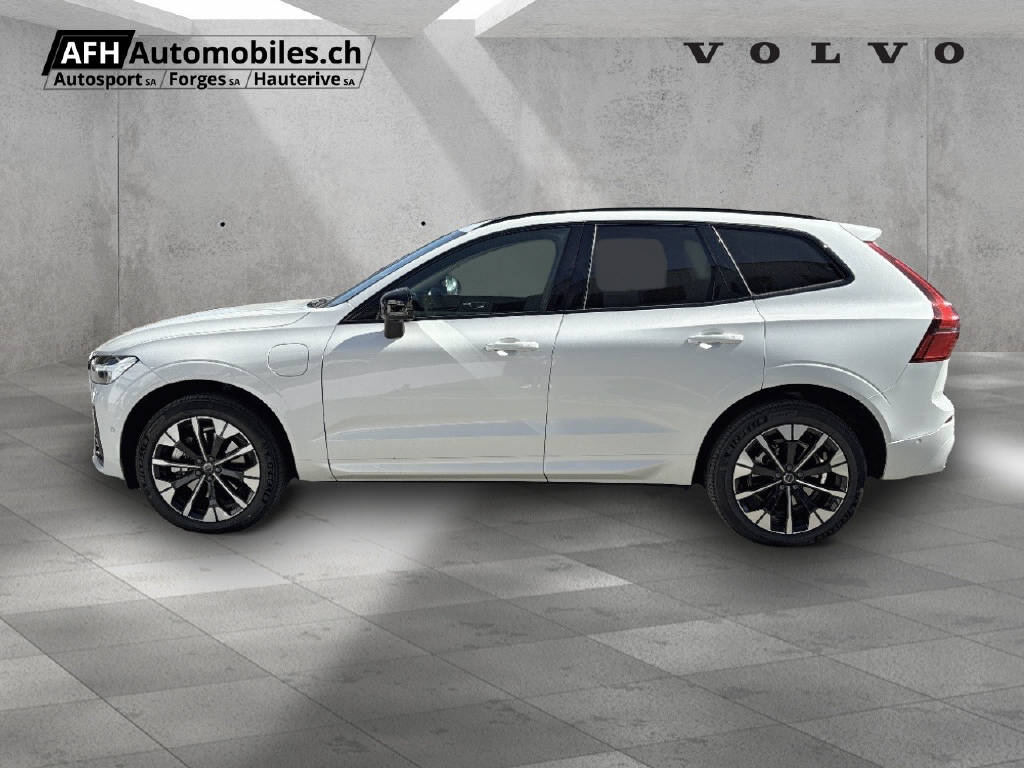 VOLVO XC60 2.0 T6 TE Plus Dark eAWD-showroom-element-1