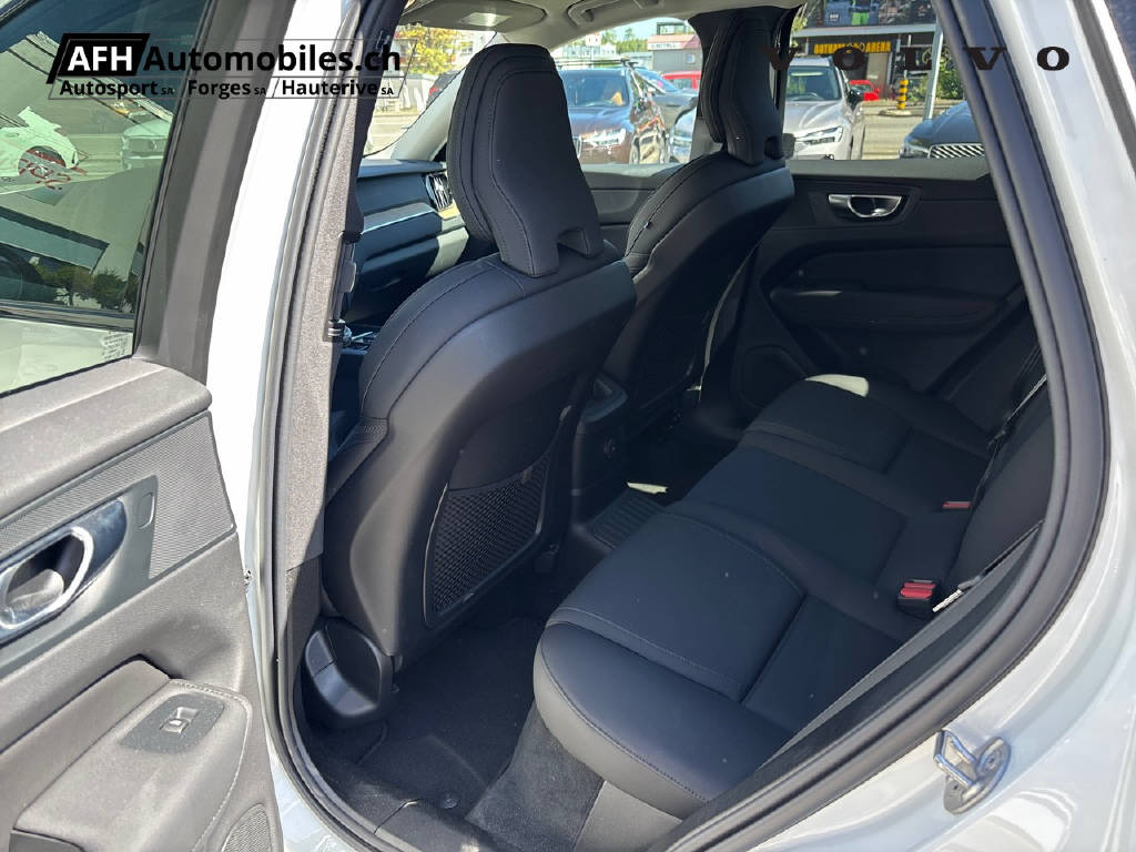 VOLVO XC60 2.0 T6 TE Plus Dark eAWD-image-10