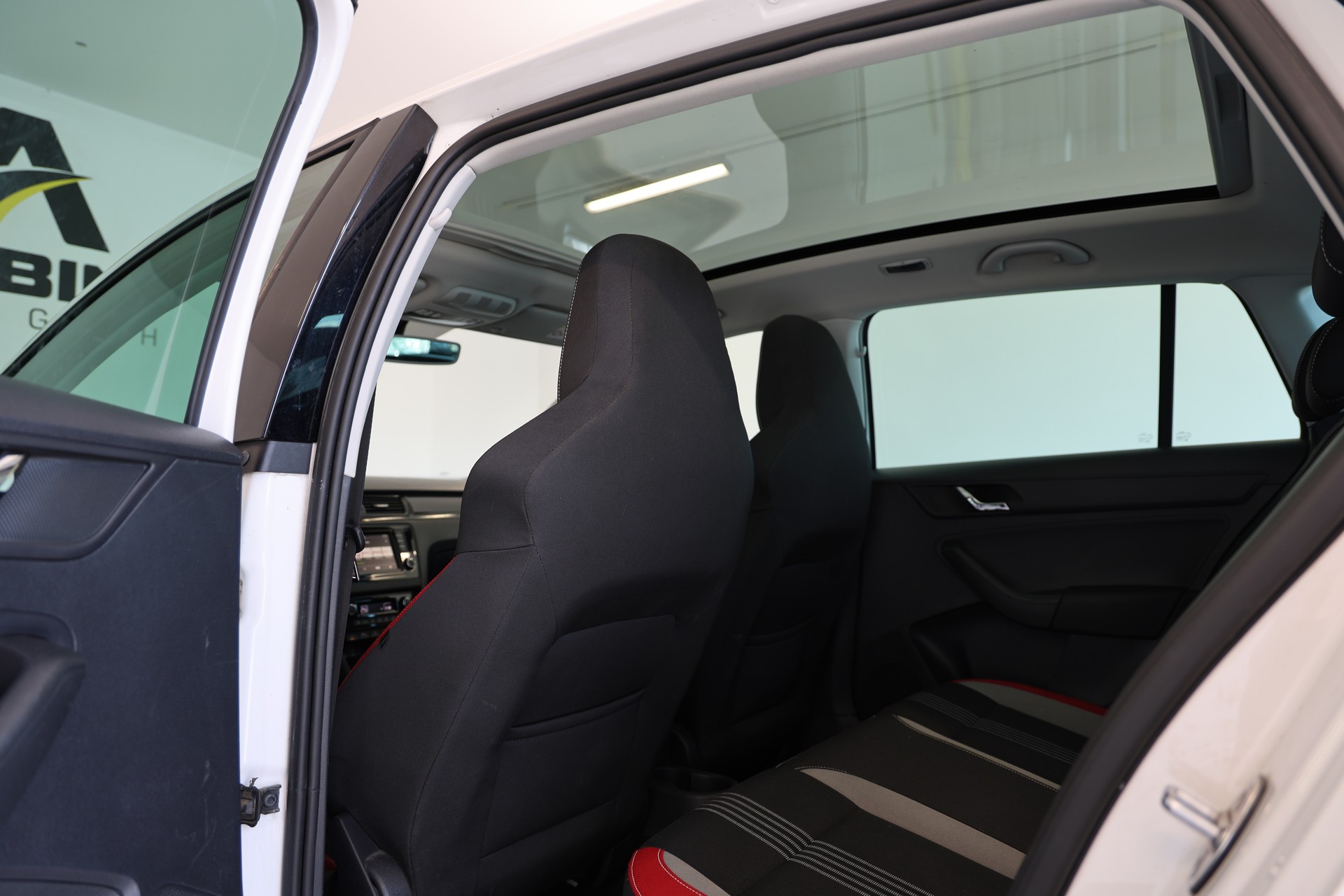 SKODA Rapid Spaceback 1.4 TSI Monte Carlo DSG-image-15