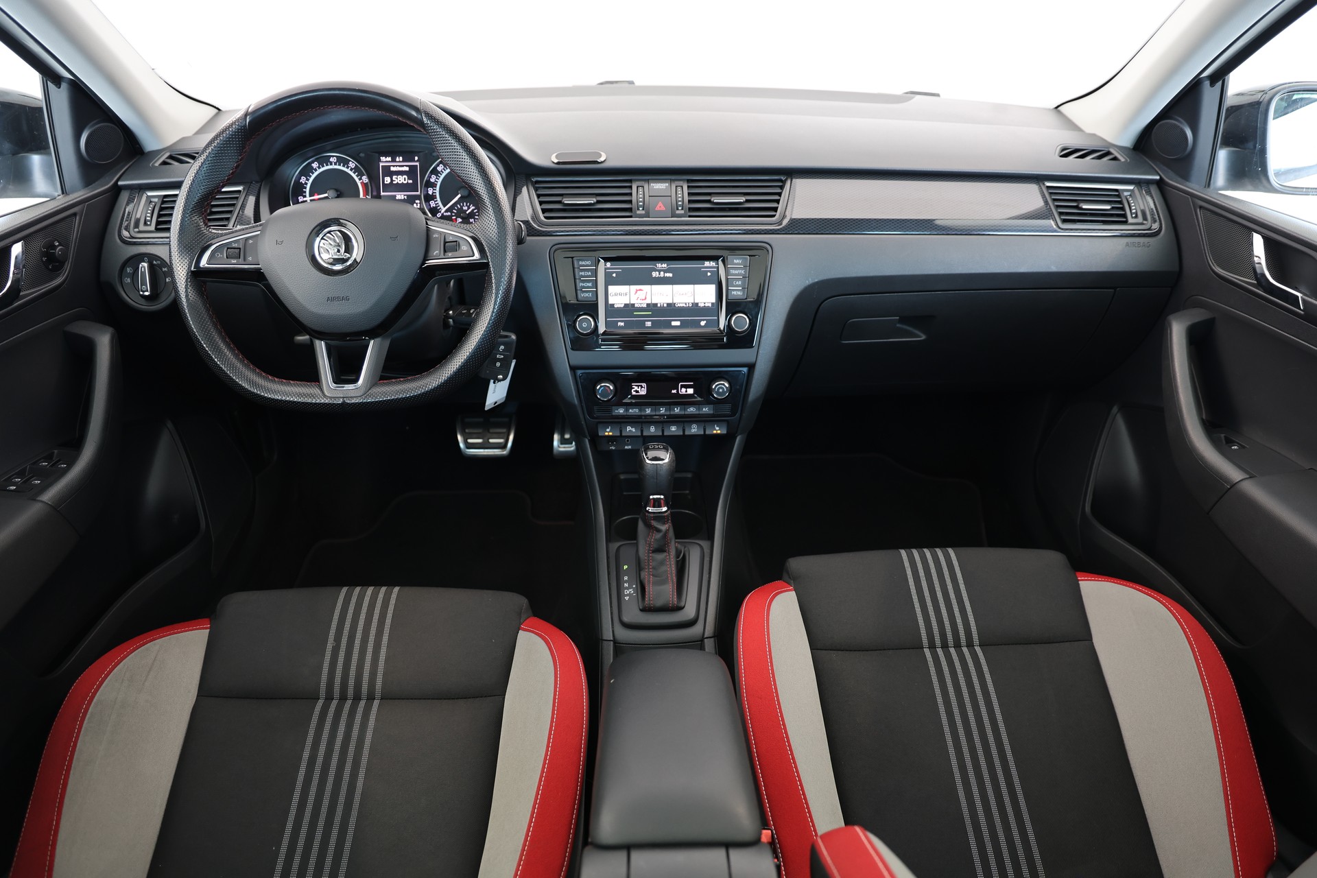 SKODA Rapid Spaceback 1.4 TSI Monte Carlo DSG-image-9