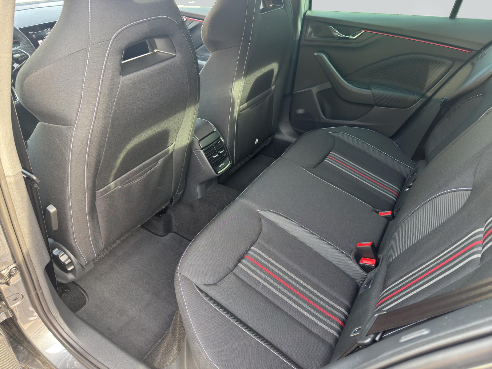 SKODA Kamiq 1.5 TSI Monte Carlo DSG-image-7