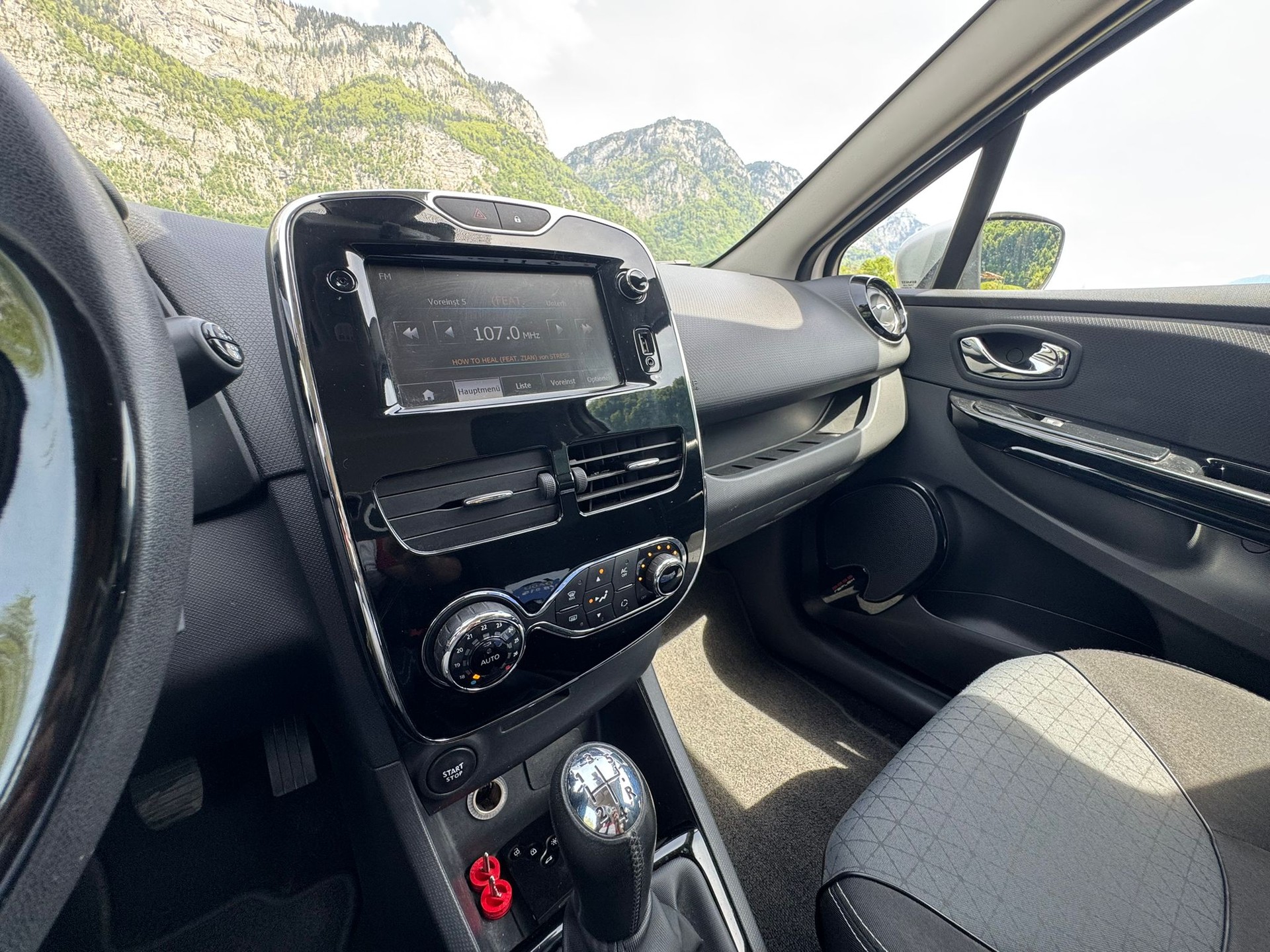 RENAULT Clio Grandtour 0.9 12V Dynamique-image-18