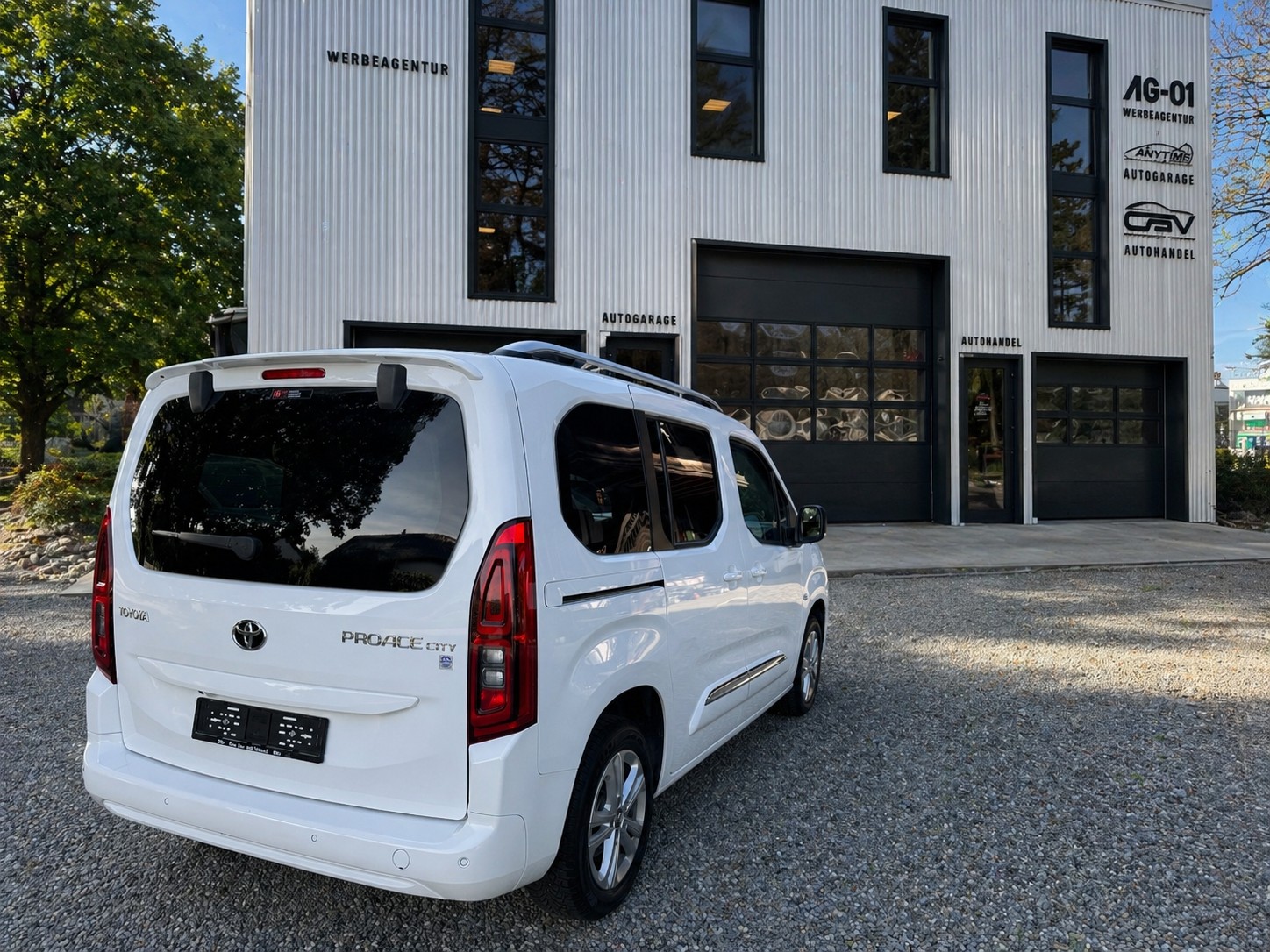 TOYOTA Proace City Verso 1.2 Style Medium Automatik-image-4