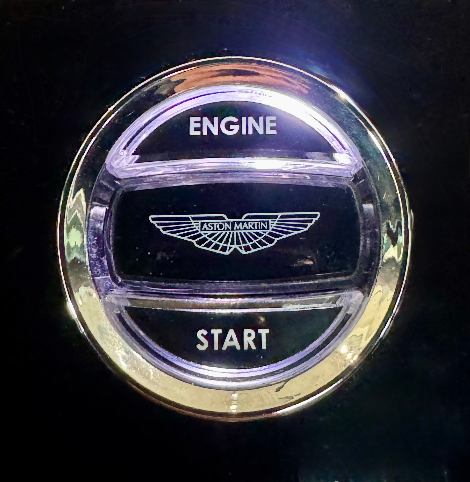 ASTON MARTIN V12 Vantage 6.0-image-21