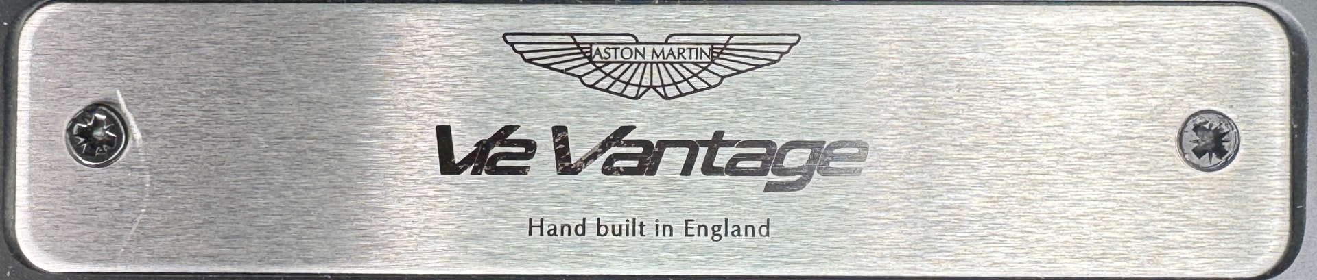 ASTON MARTIN V12 Vantage 6.0-image-22