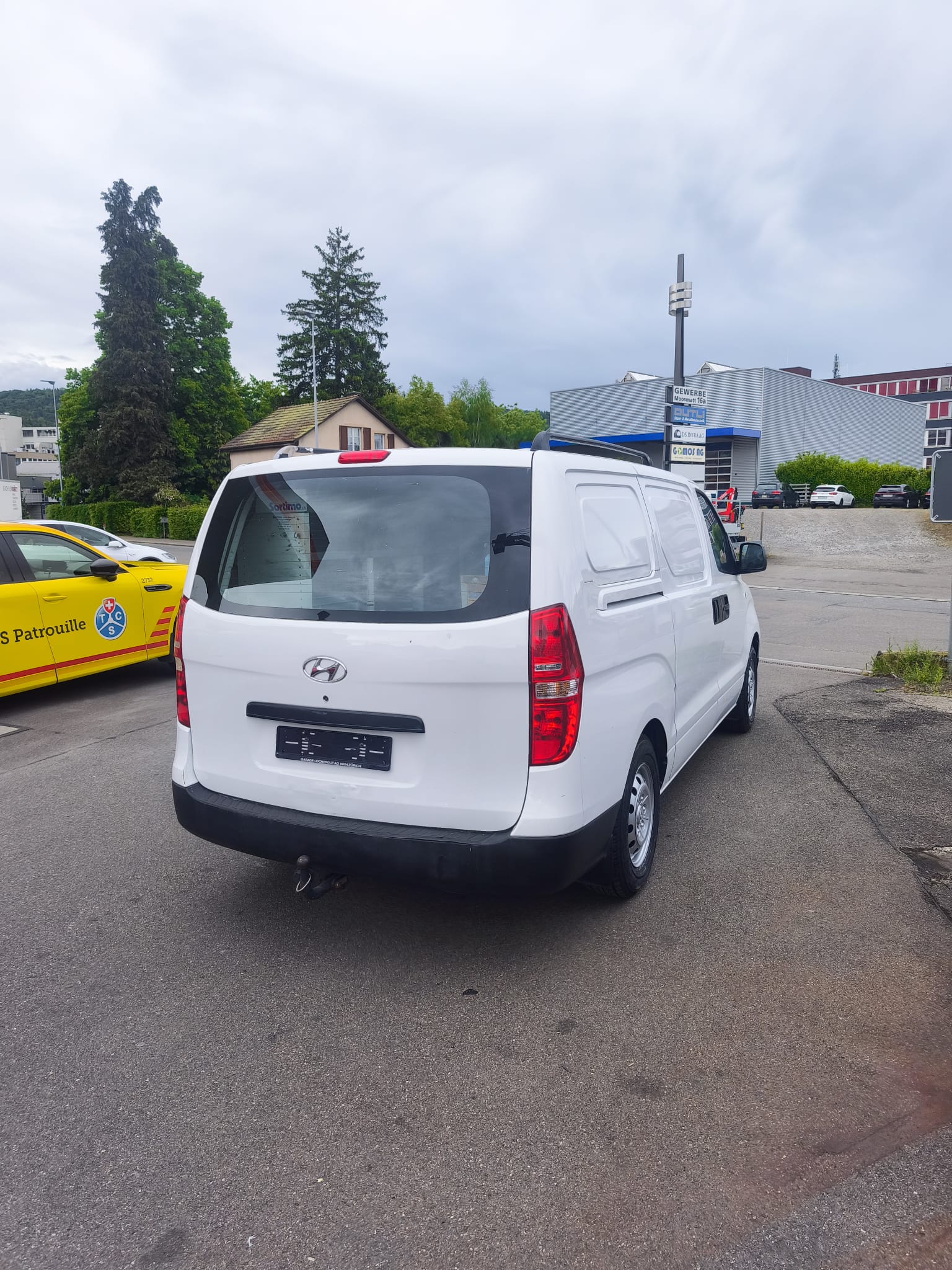 HYUNDAI H-1 Cargo 2.5 CRDi HP 5-Türen / Portes / Porte-image-2