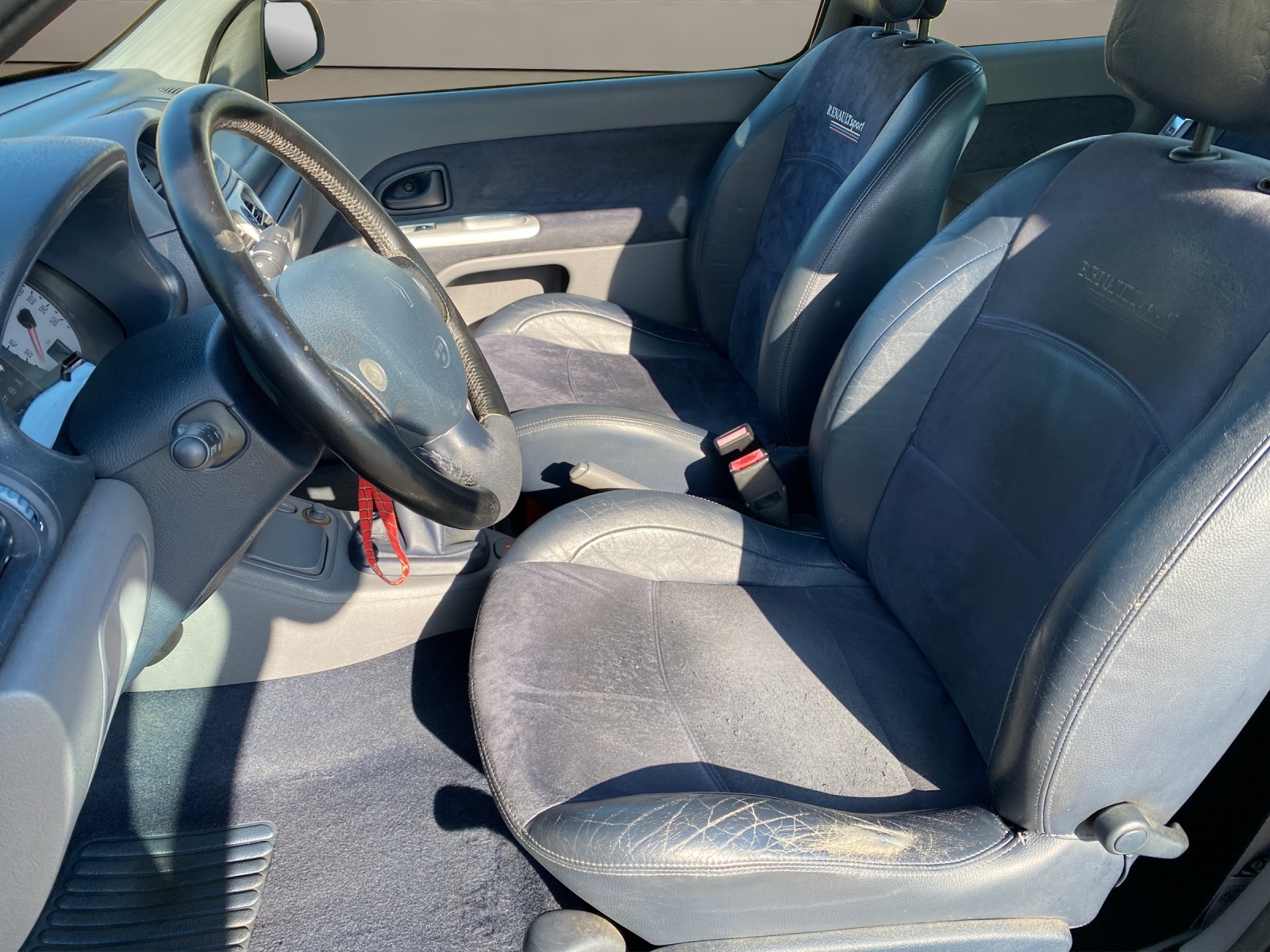RENAULT Clio 2.0 16V Sport-image-8