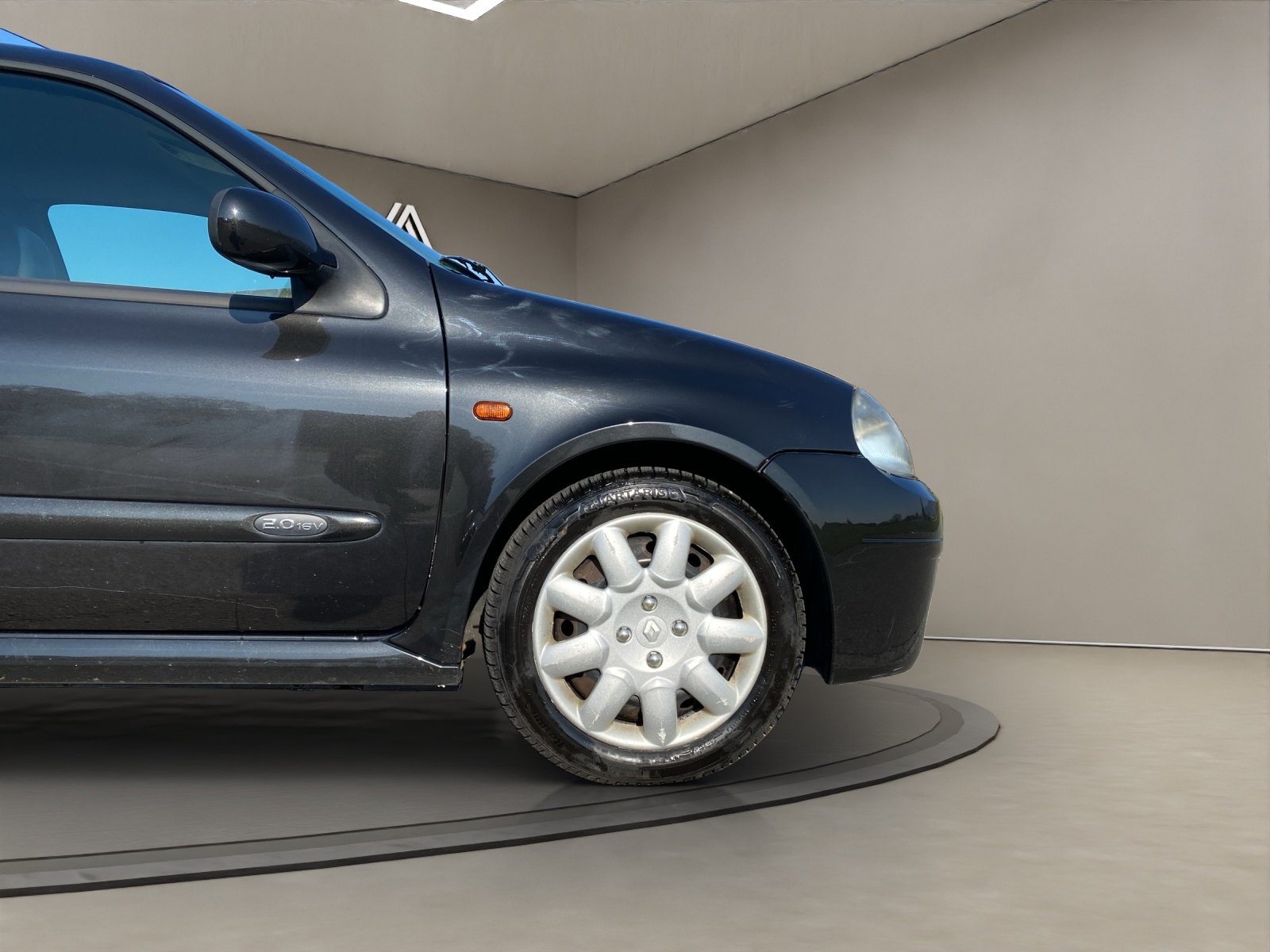 RENAULT Clio 2.0 16V Sport-image-14