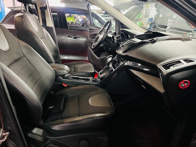 FORD Kuga 2.0 TDCi Titanium S 4WD PowerShift-image-9