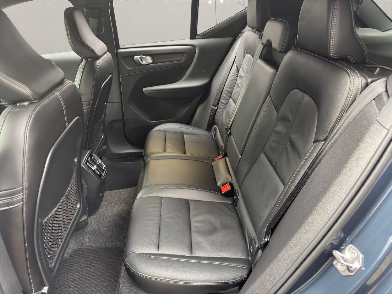 VOLVO XC40 P8 Twin Pro AWD-image-7