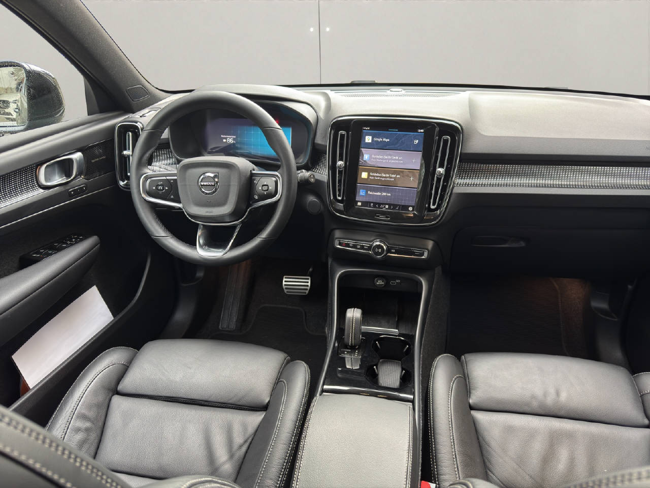 VOLVO XC40 P8 Twin Pro AWD-image-8