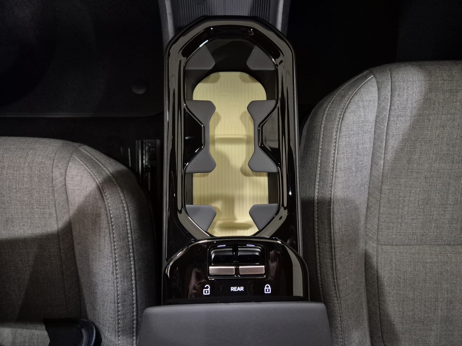 VOLVO EX30 E60 Twin Ultra Performance AWD-image-13