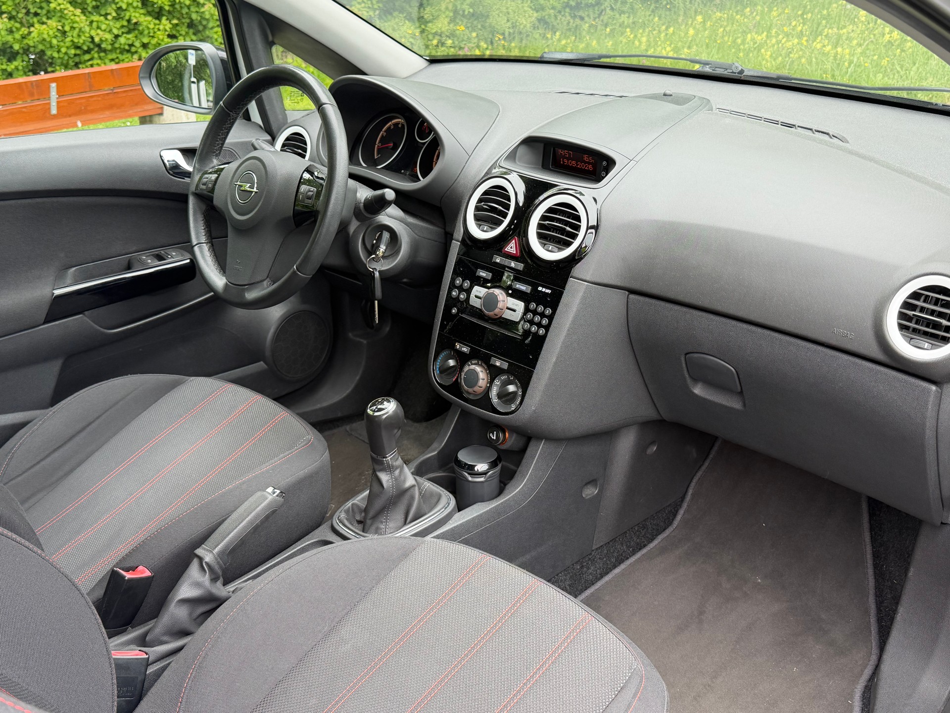 OPEL Corsa 1.4 TP Color Edition-image-8