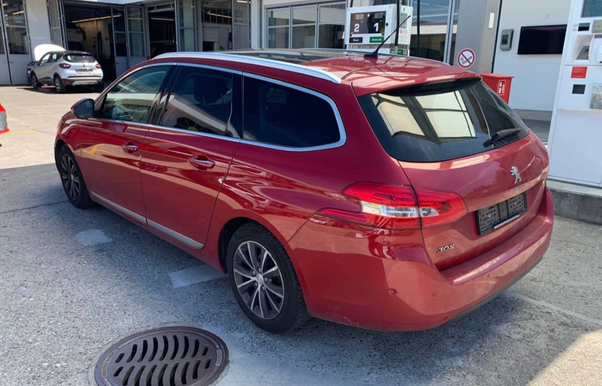 PEUGEOT 308 SW 1.2 THP Active Automatic-image-3
