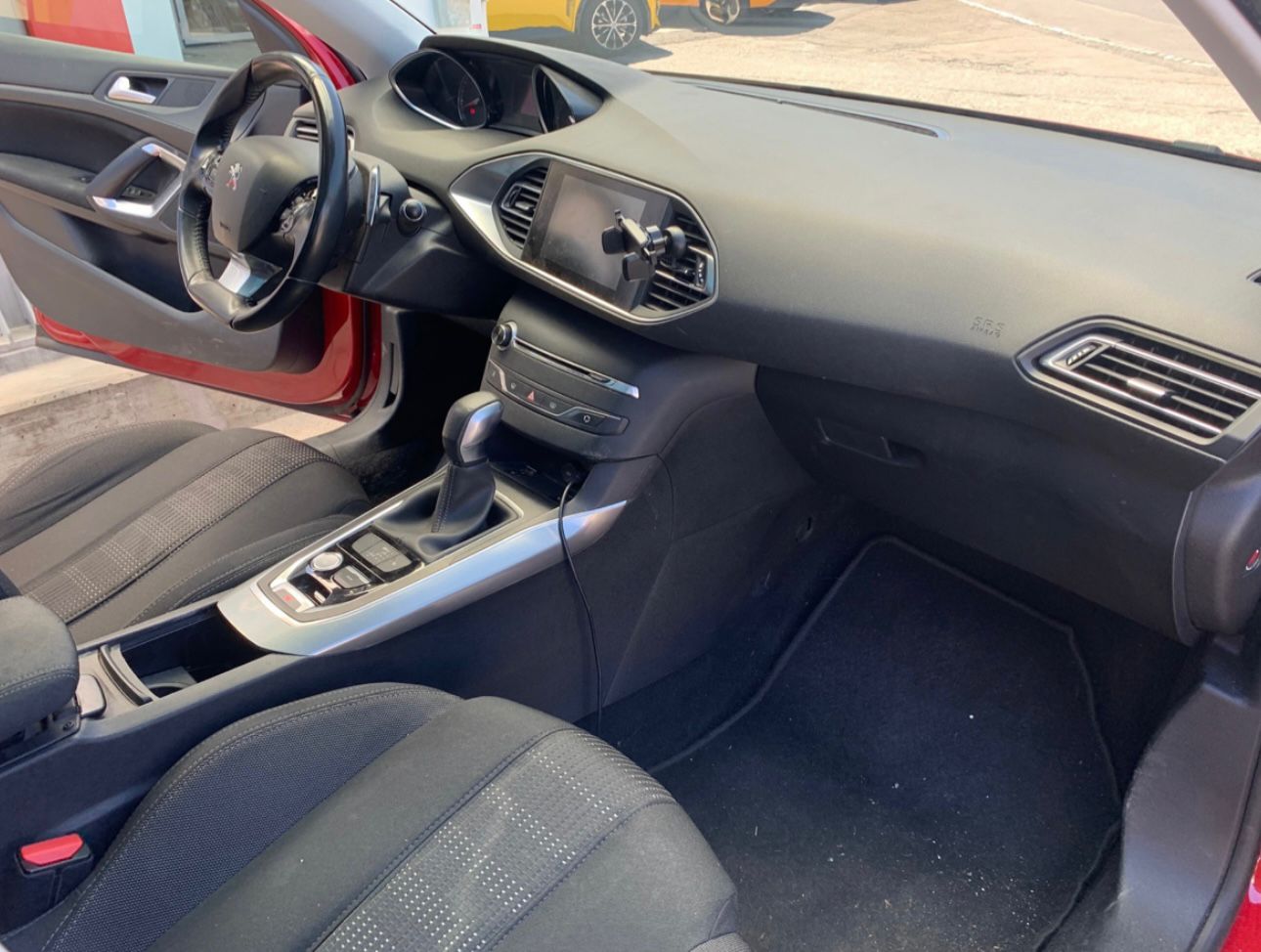 PEUGEOT 308 SW 1.2 THP Active Automatic-image-6