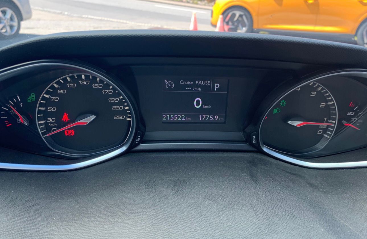 PEUGEOT 308 SW 1.2 THP Active Automatic-image-10