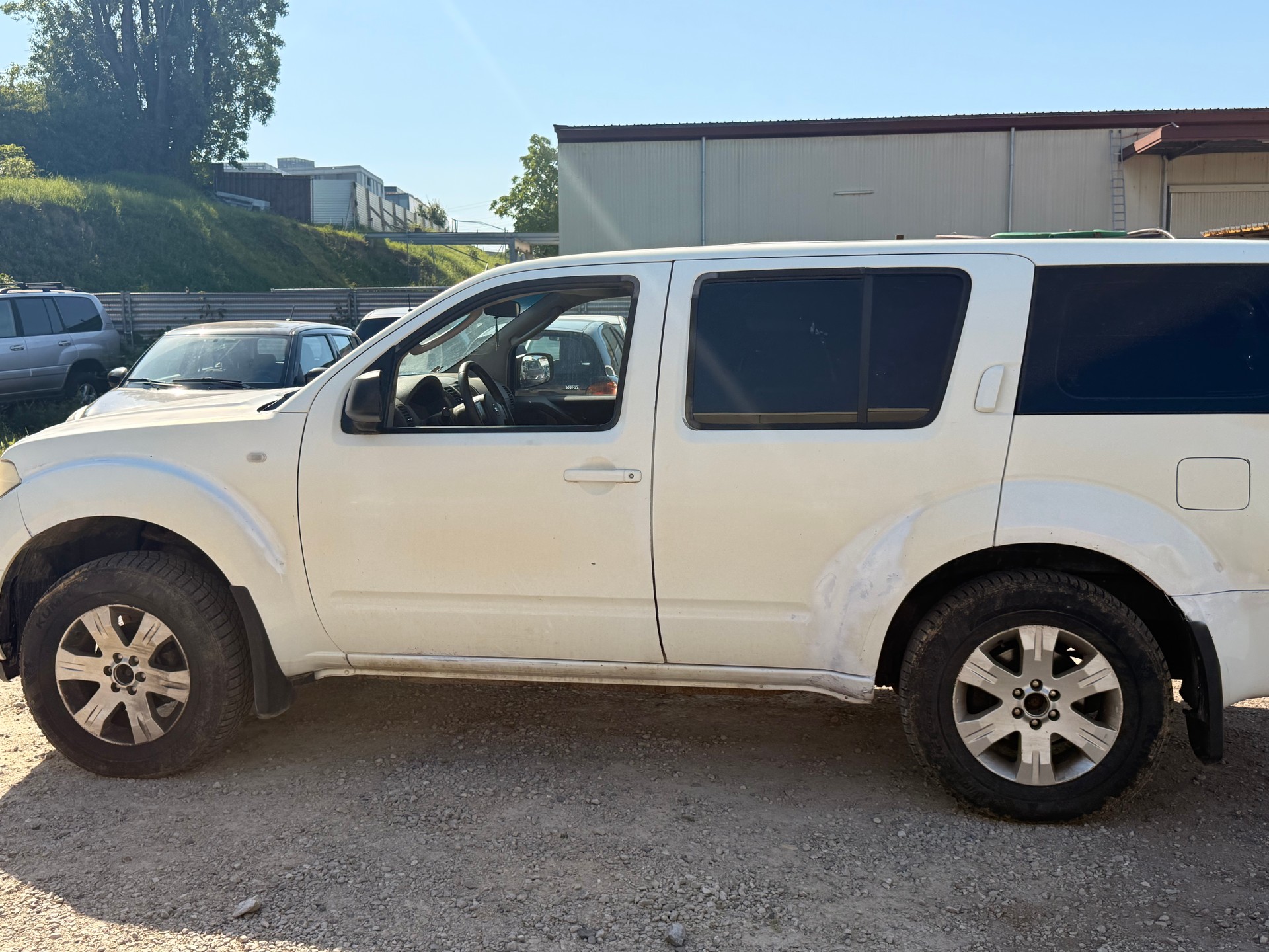 NISSAN Pathfinder 2.5 dCi LE-image-2